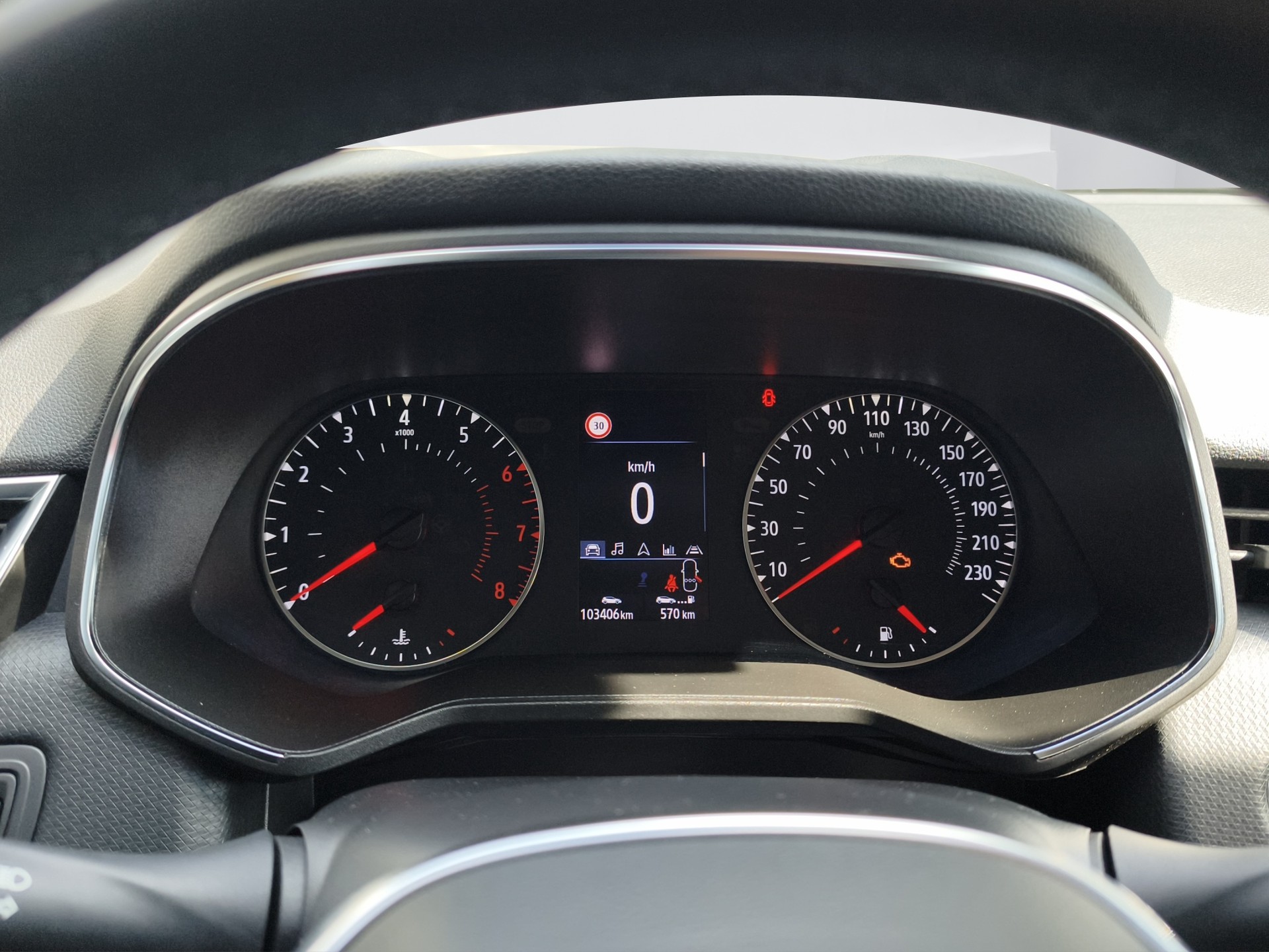 RENAULT Clio 1.0 Business-image-11