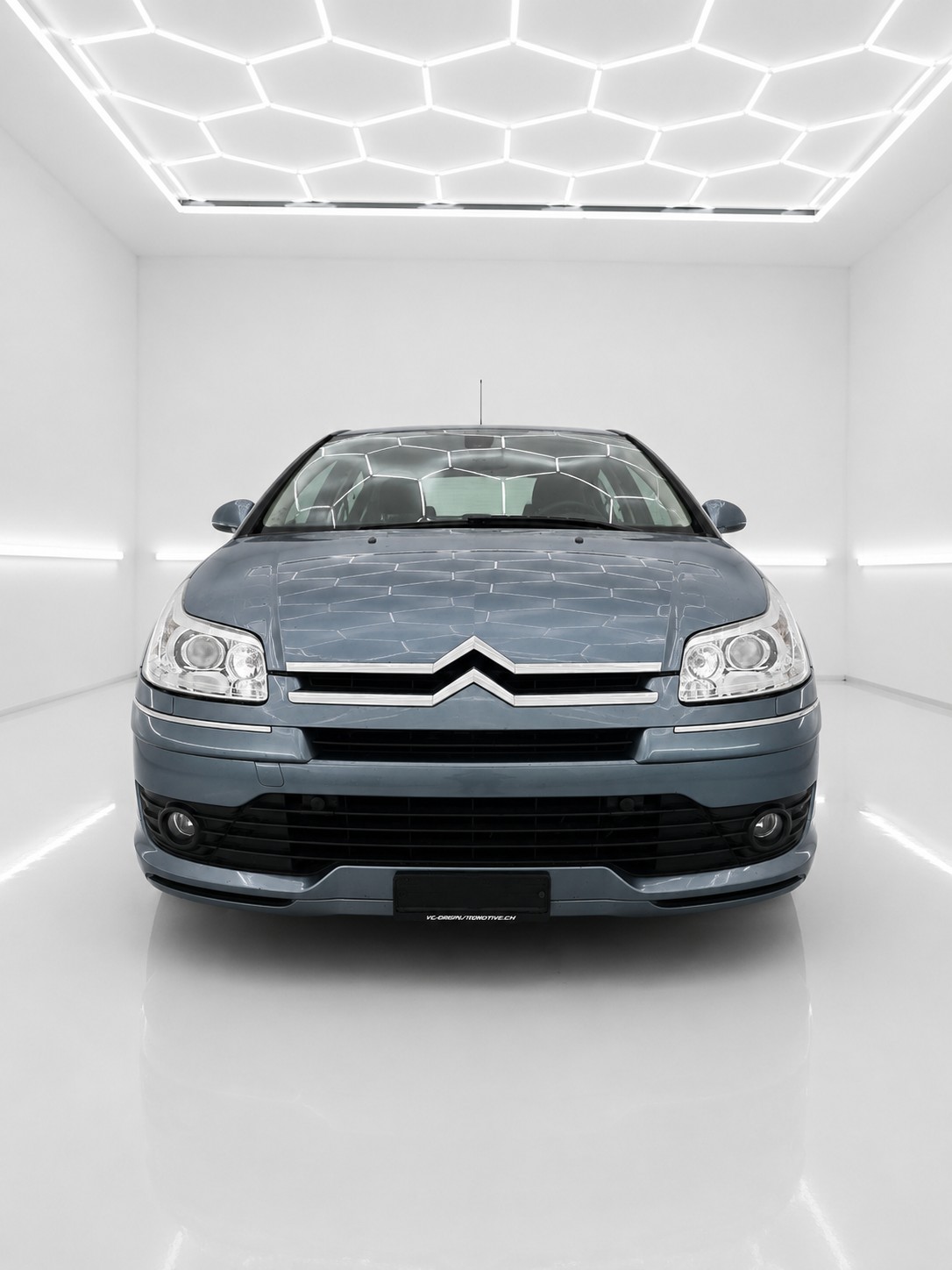 CITROEN C4 Berline 2.0i 16V Exclusive Automatic-showroom-element-3