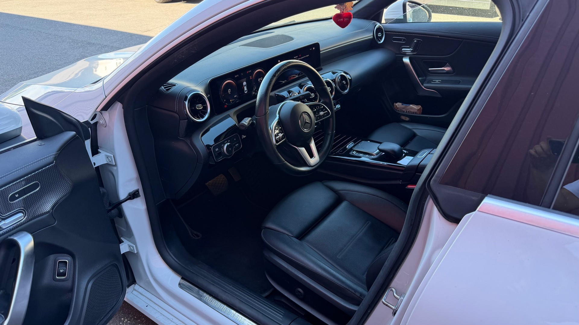 MERCEDES-BENZ CLA 200 Style 7G-DCT-image-10