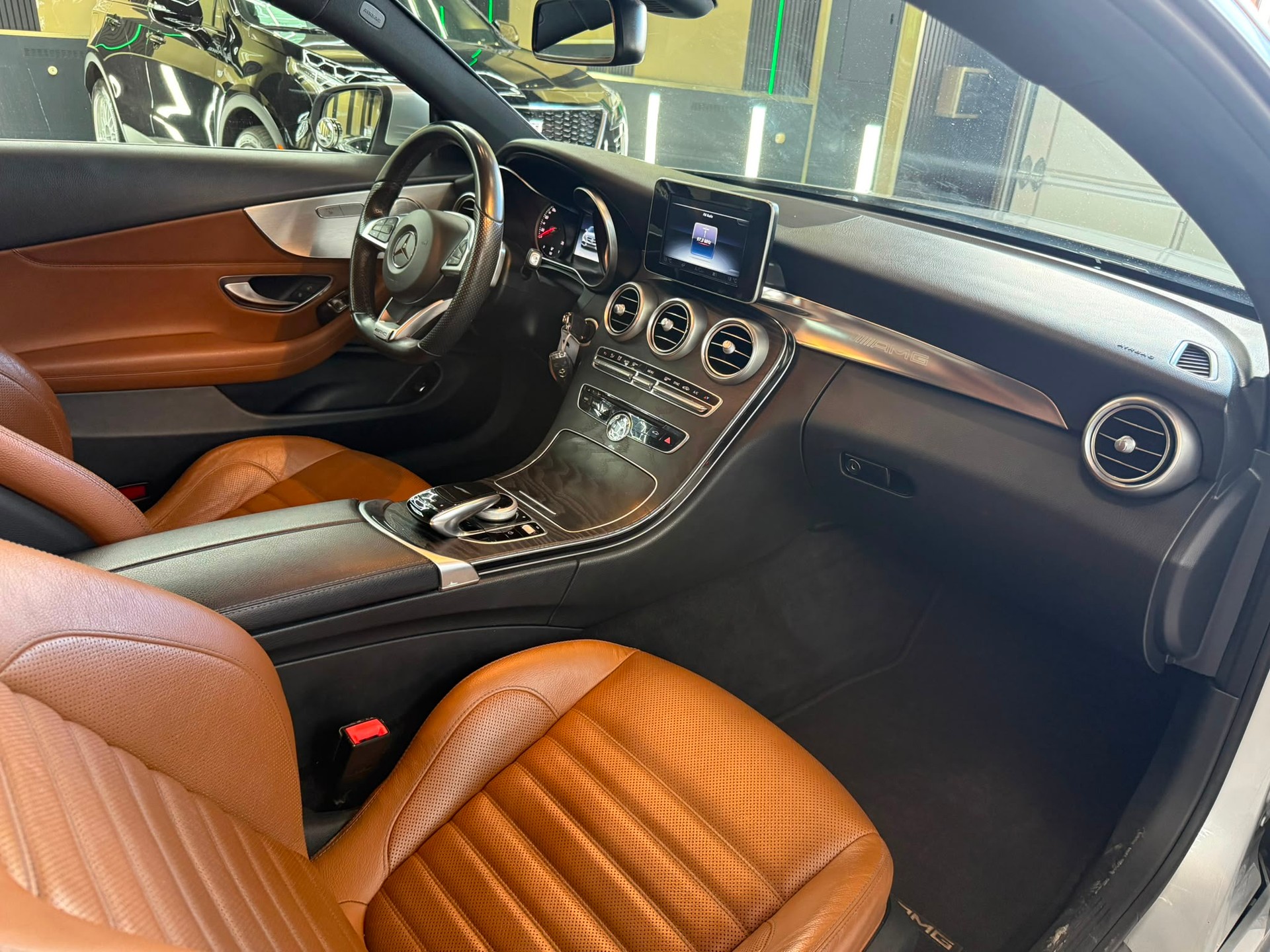 MERCEDES-BENZ C 250 AMG Line Coupé 7G-tronic-image-10