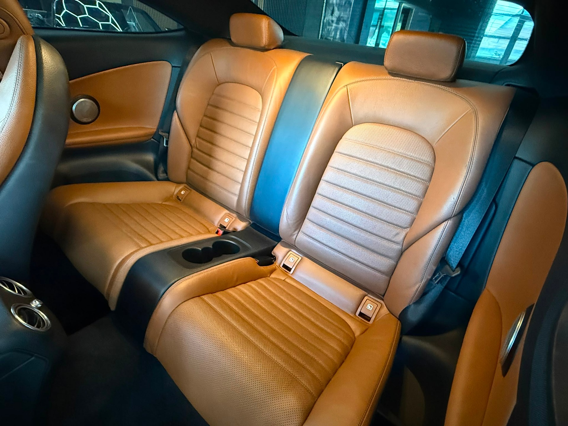 MERCEDES-BENZ C 250 AMG Line Coupé 7G-tronic-image-14