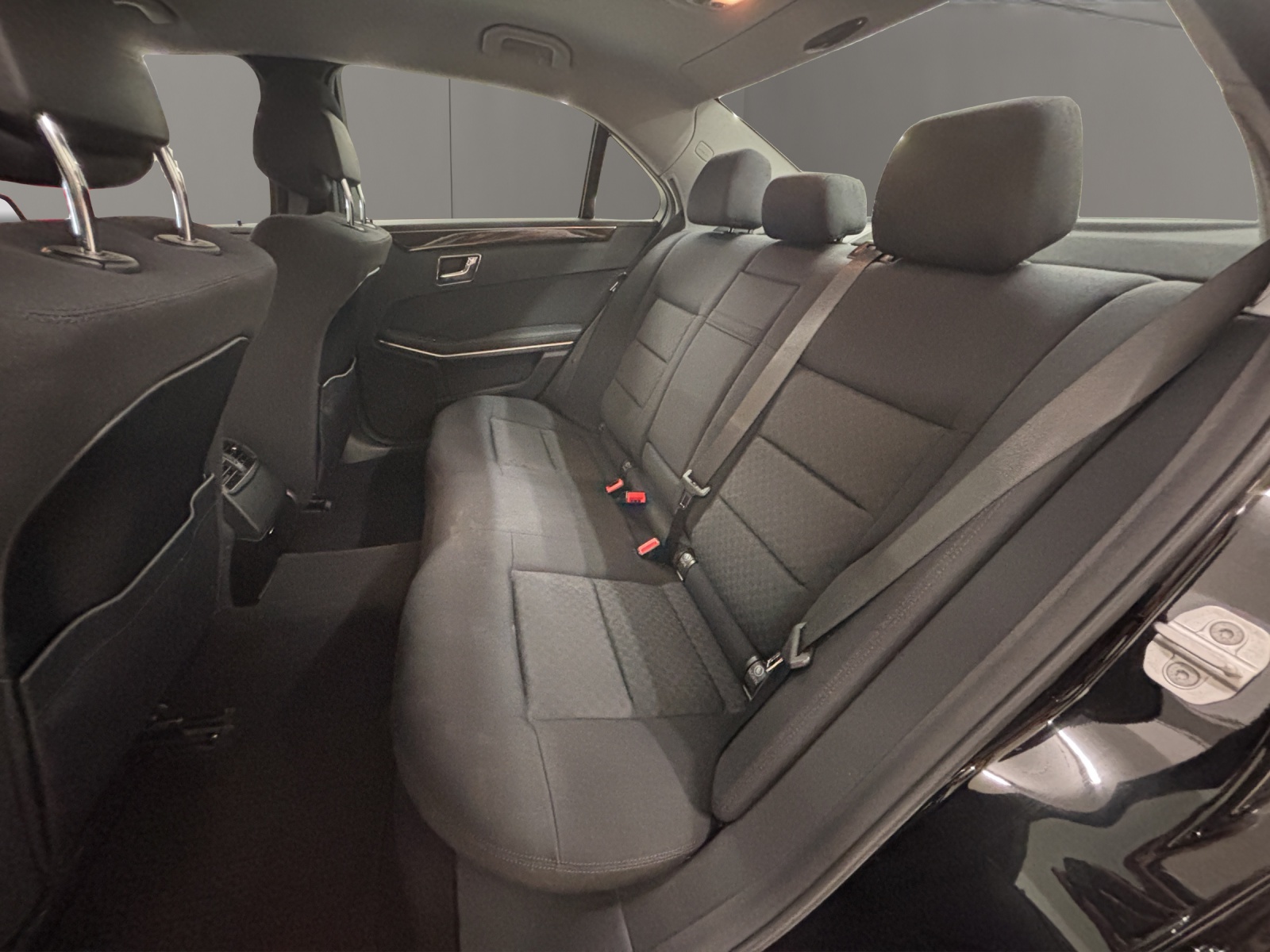 MERCEDES-BENZ E 200 CGI BlueEfficiency Elégance Automatic-image-12