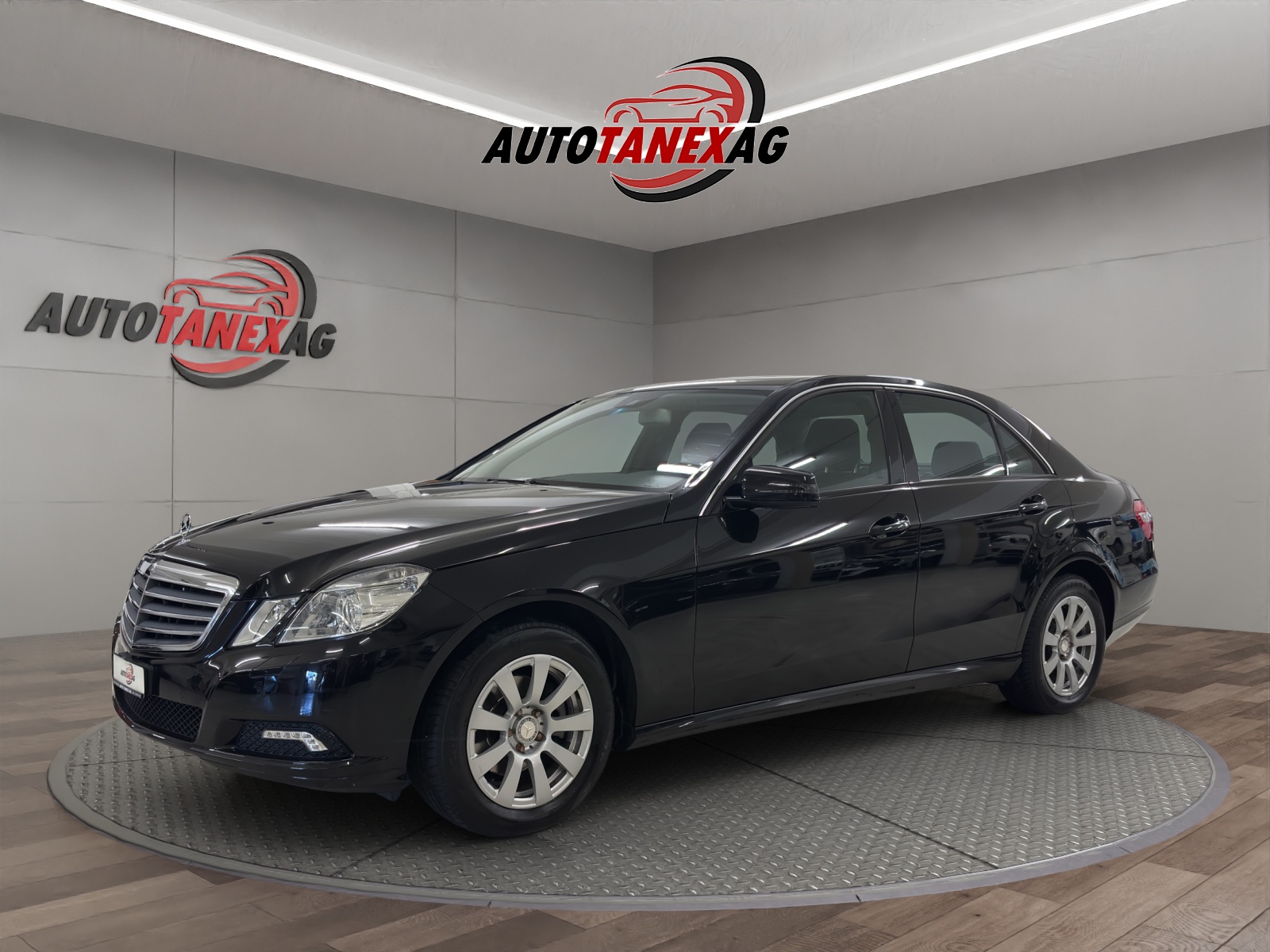 MERCEDES-BENZ E 200 CGI BlueEfficiency Elégance Automatic-image-0