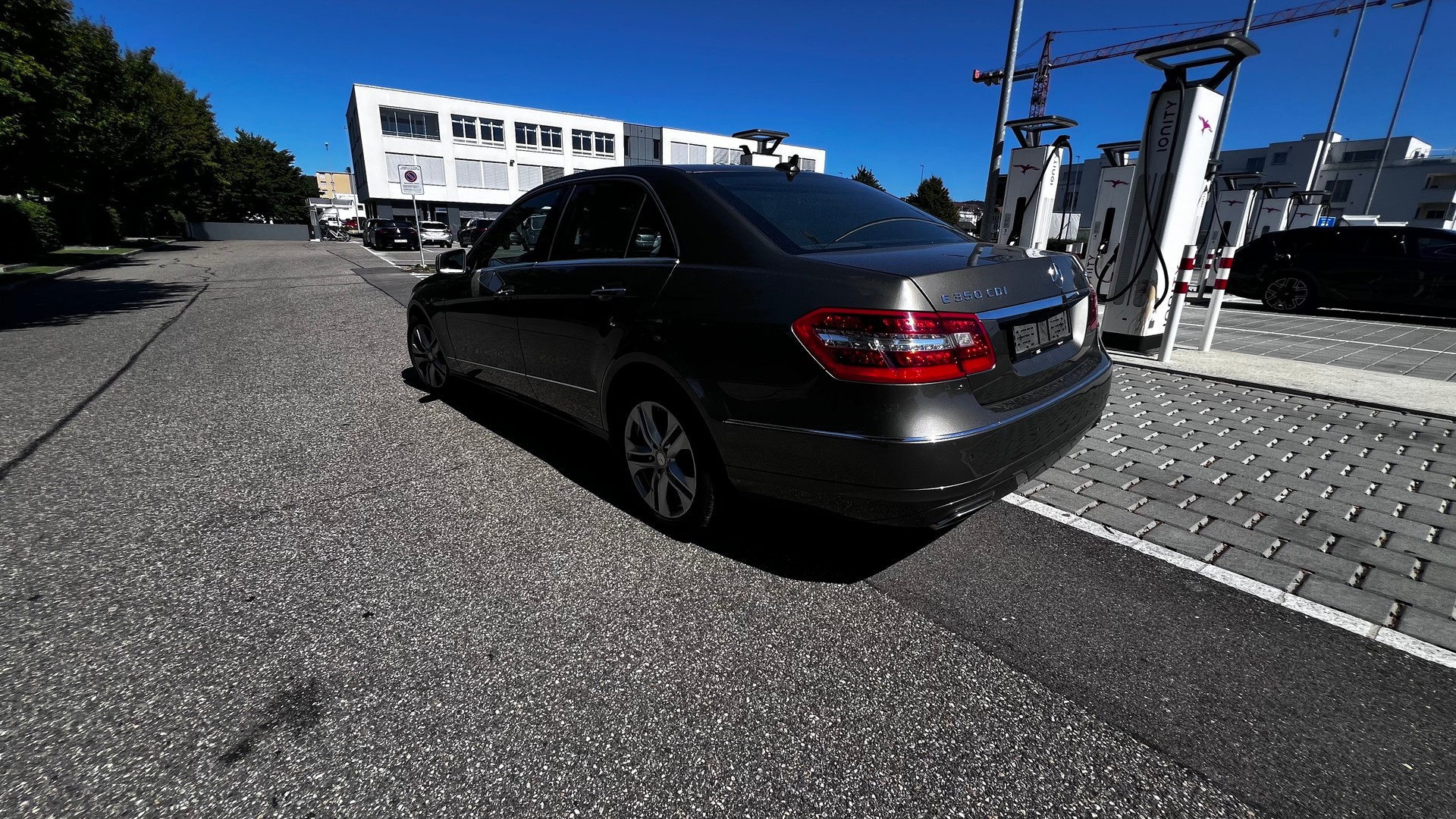 MERCEDES-BENZ E 350 CDI BlueEff. Avantgarde 4Matic 7G-Tronic-image-3
