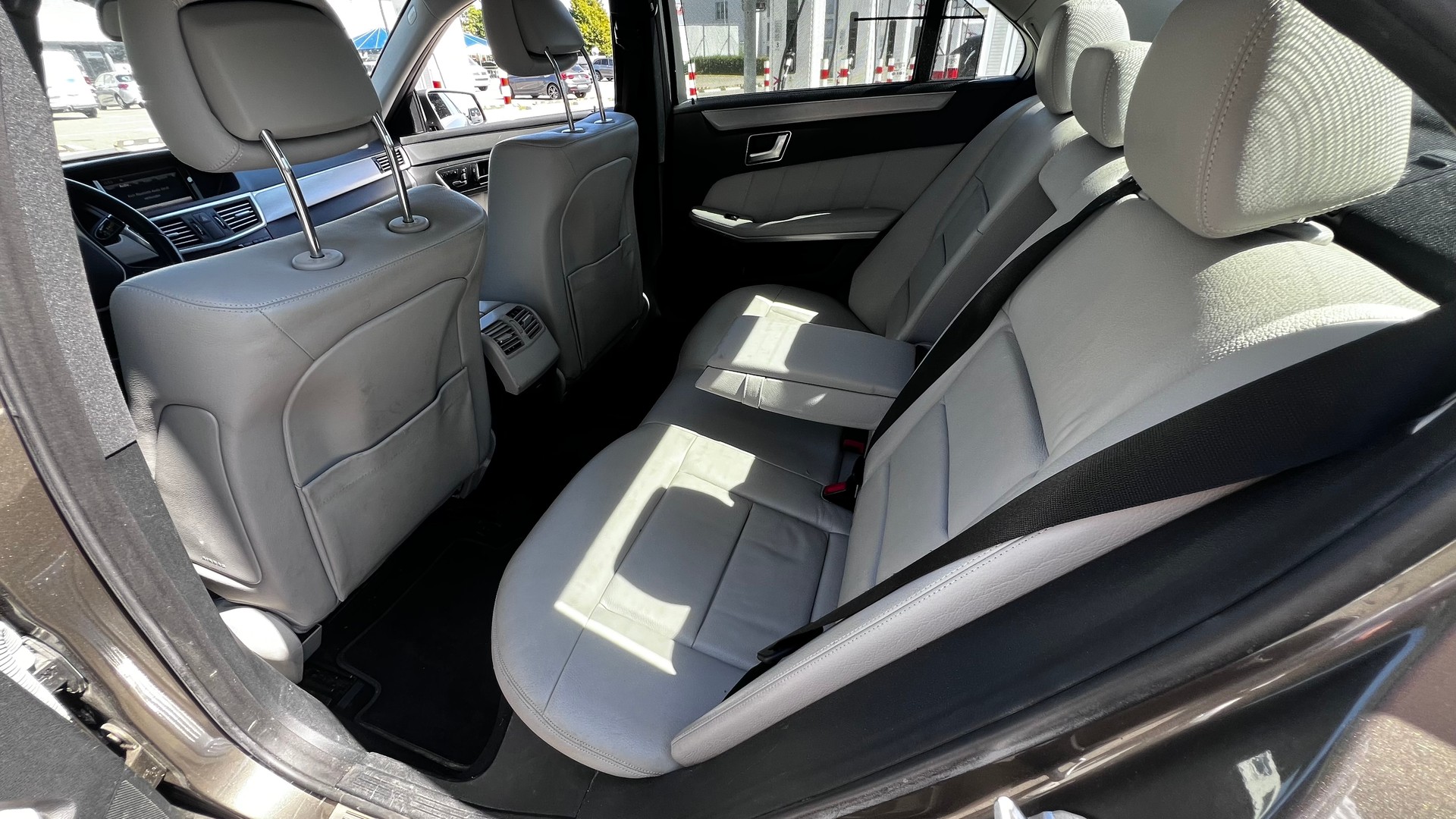 MERCEDES-BENZ E 350 CDI BlueEff. Avantgarde 4Matic 7G-Tronic-image-10