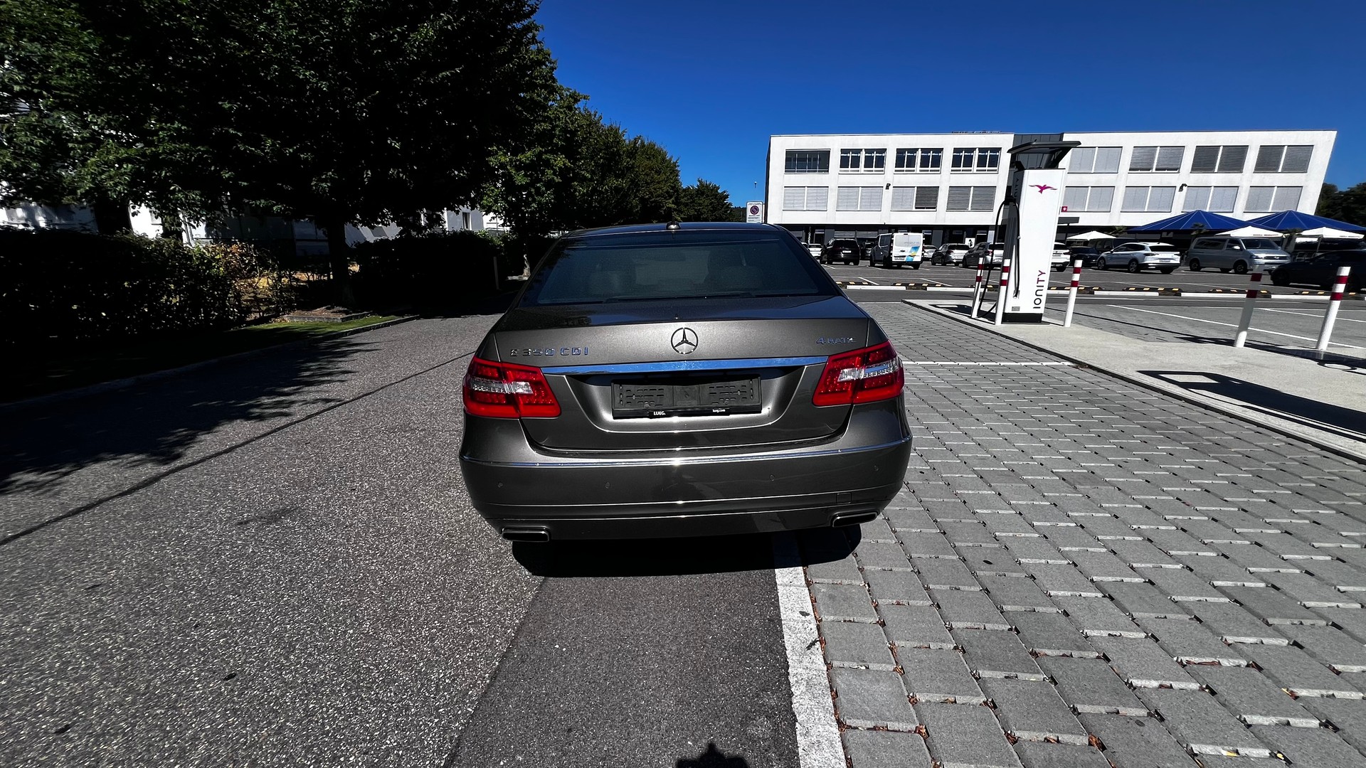 MERCEDES-BENZ E 350 CDI BlueEff. Avantgarde 4Matic 7G-Tronic-image-4