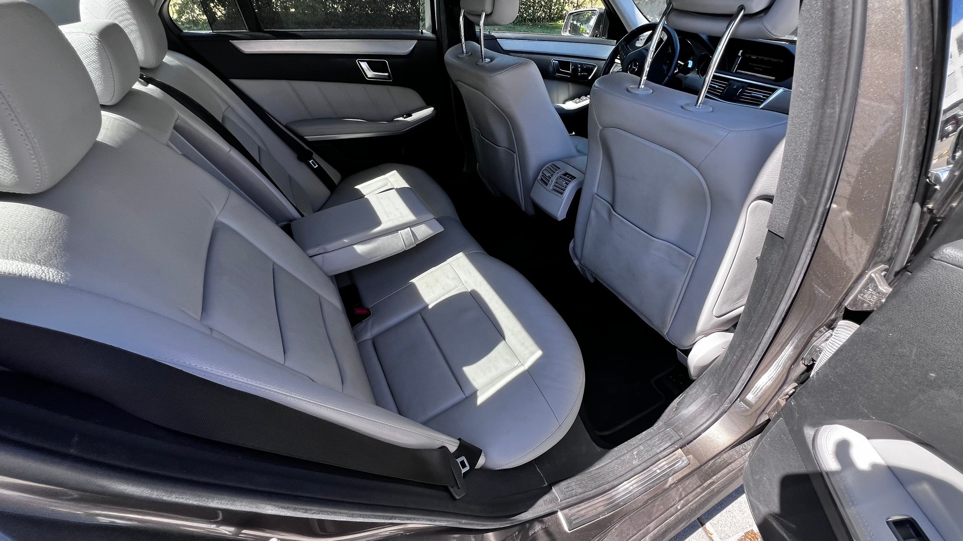 MERCEDES-BENZ E 350 CDI BlueEff. Avantgarde 4Matic 7G-Tronic-image-9