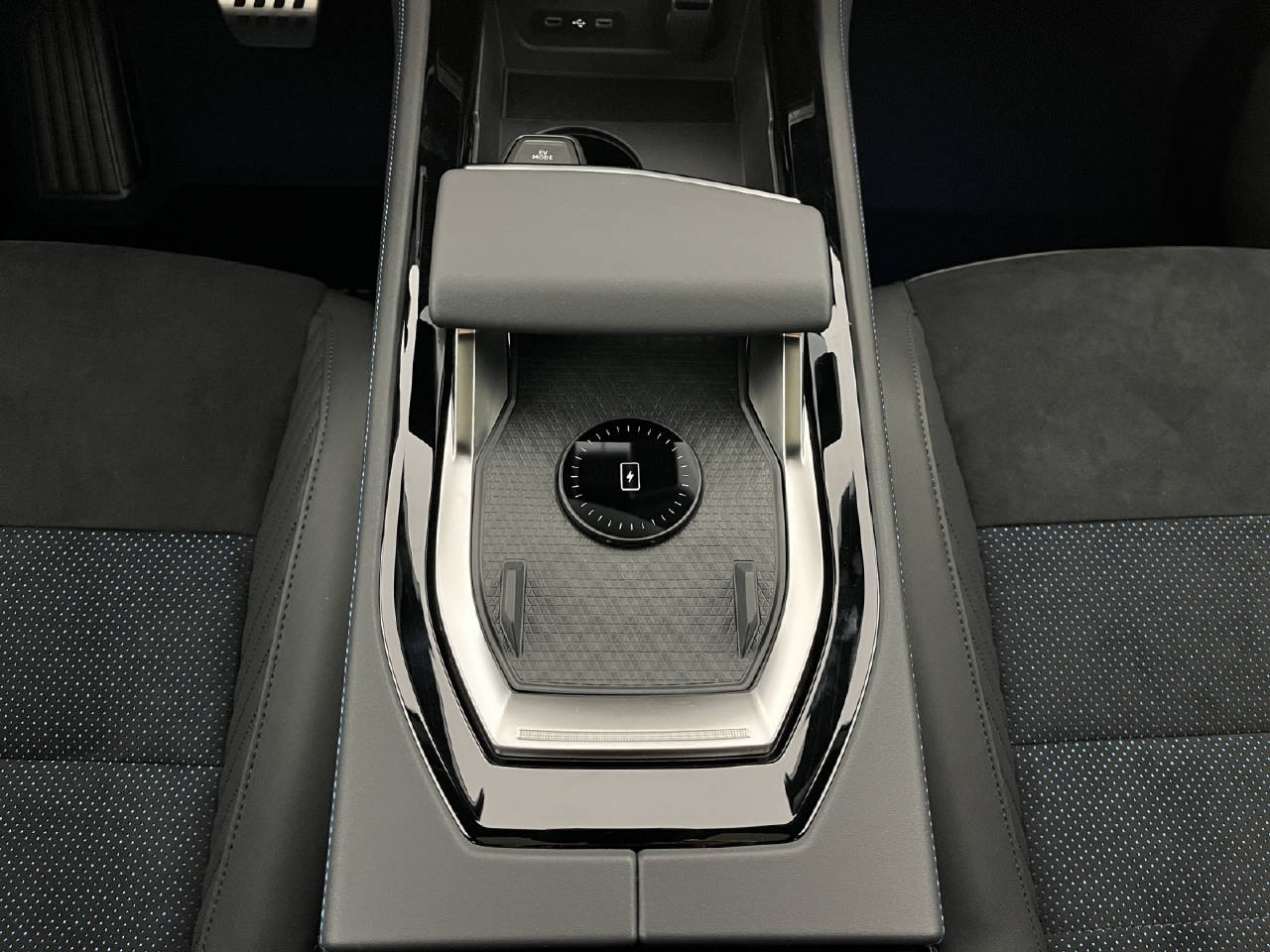 RENAULT Rafale 1.2 E-Tech Plug-in Atelier Alpine-image-12