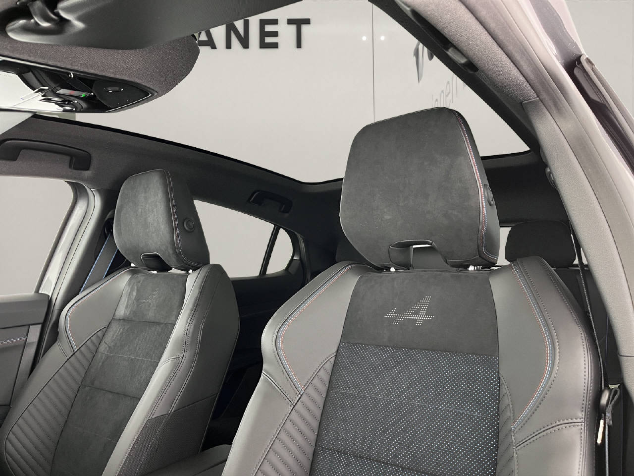 RENAULT Rafale 1.2 E-Tech Plug-in Atelier Alpine-image-14