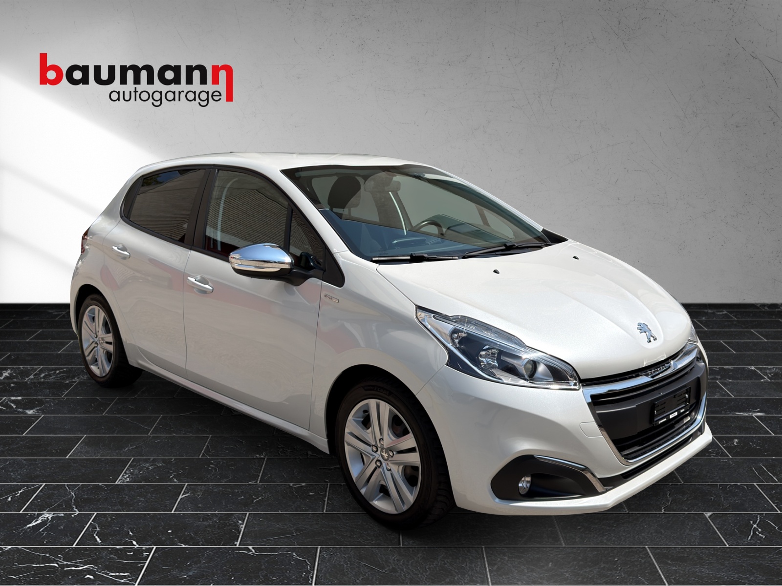 PEUGEOT 208 1.2 PureTech Style-image-1
