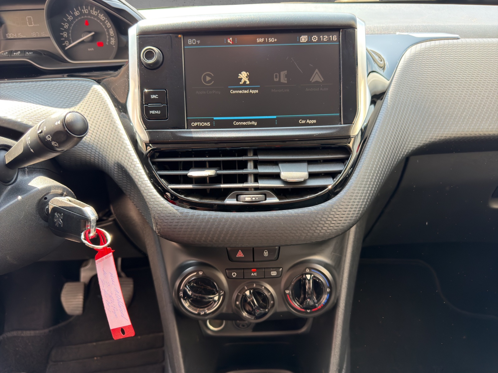 PEUGEOT 208 1.2 PureTech Style-image-8