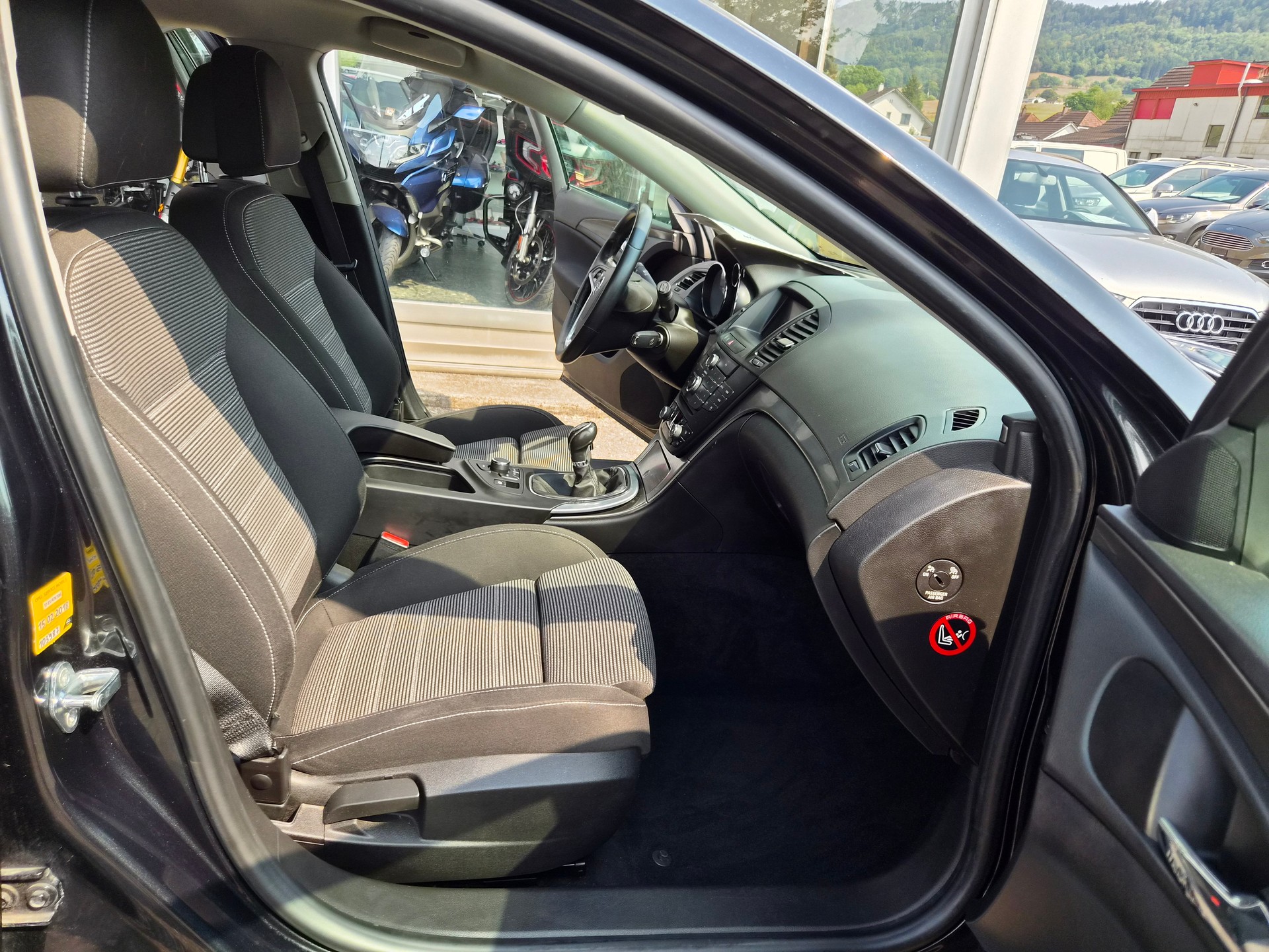 OPEL Insignia Sports Tourer 1.6 Turbo Edition-image-9