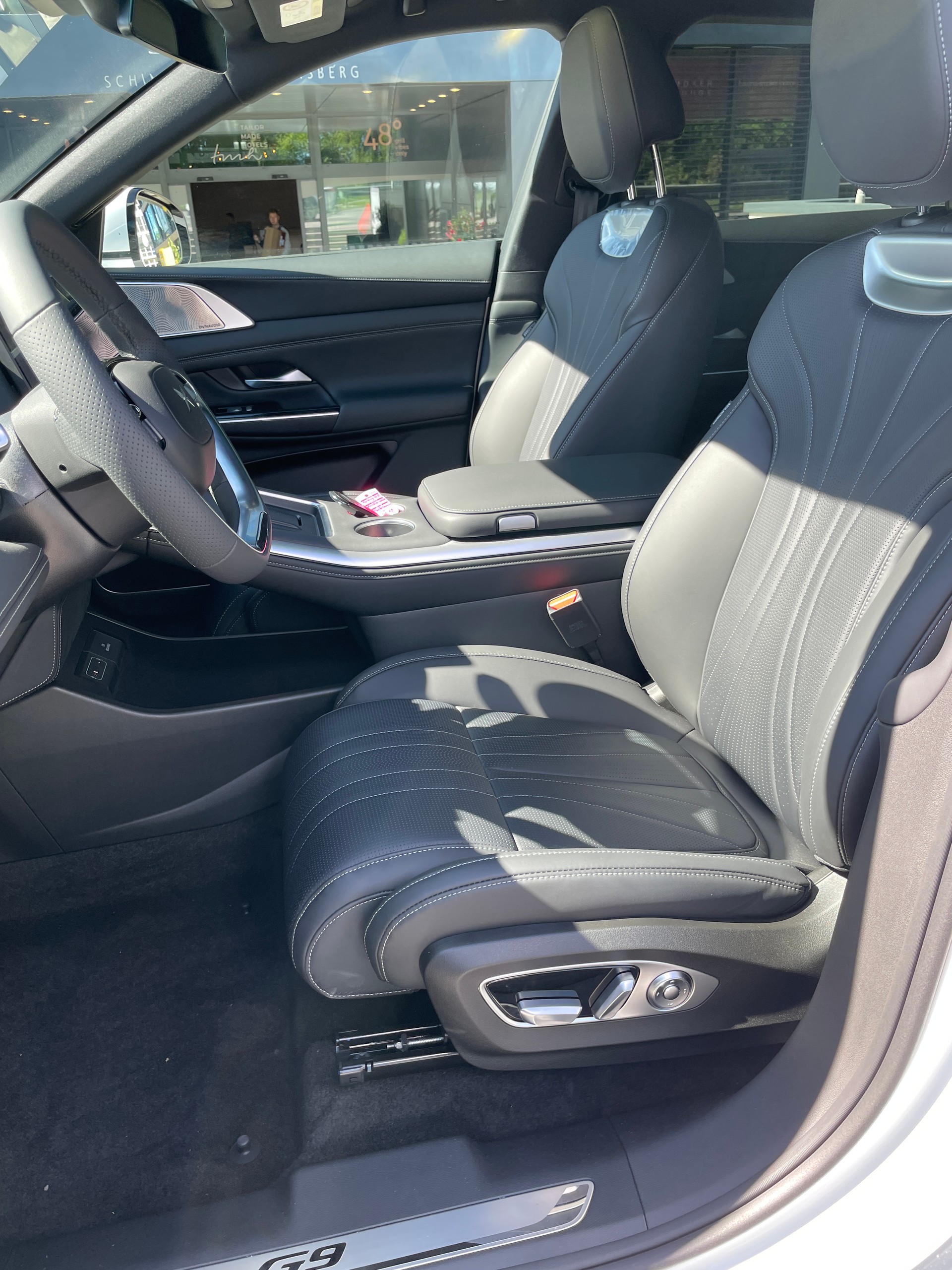 XPENG G9 93kWh Performance AWD mit AHK und Premium Paket-image-14