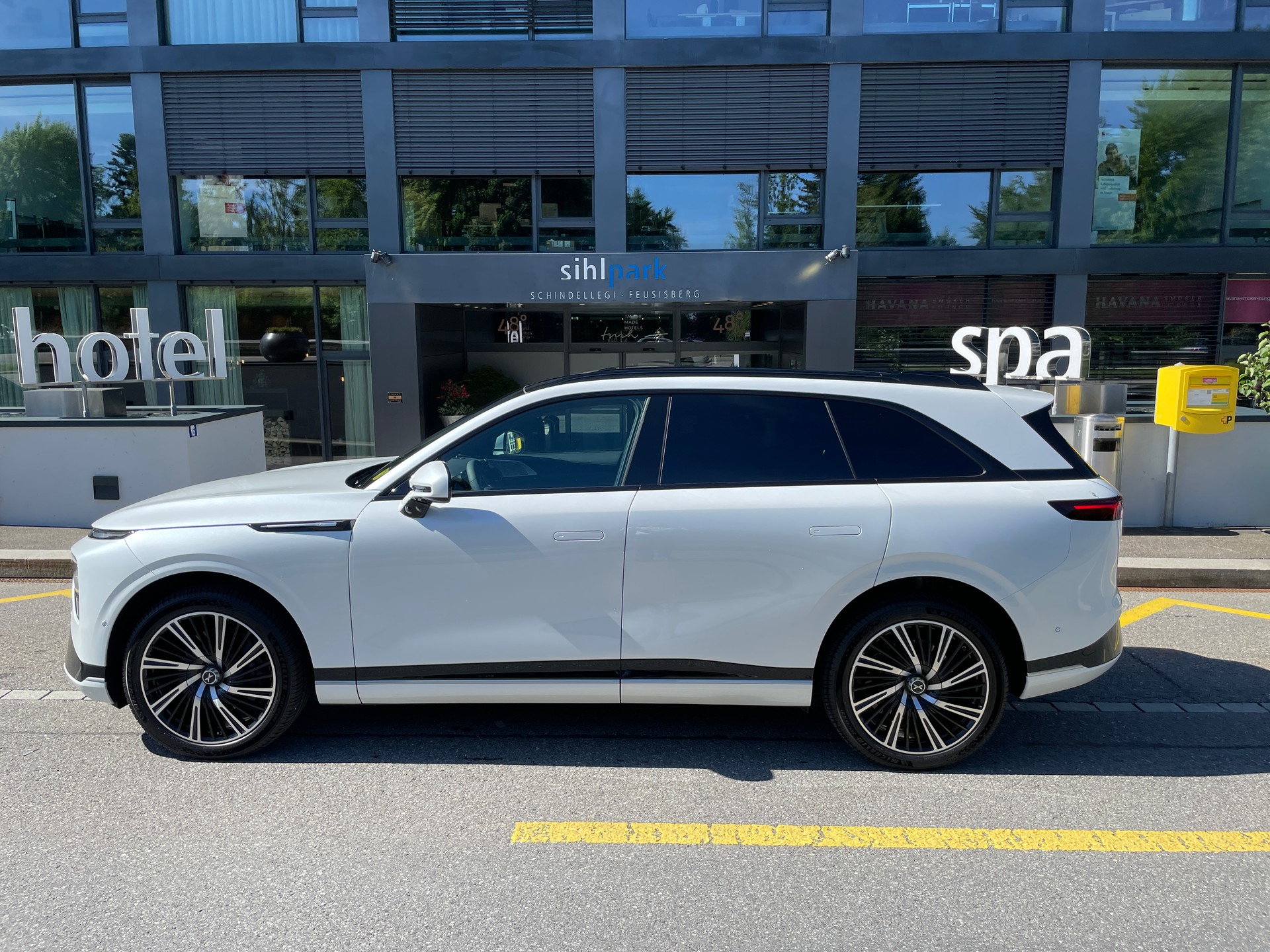 XPENG G9 93kWh Performance AWD mit AHK und Premium Paket-image-11