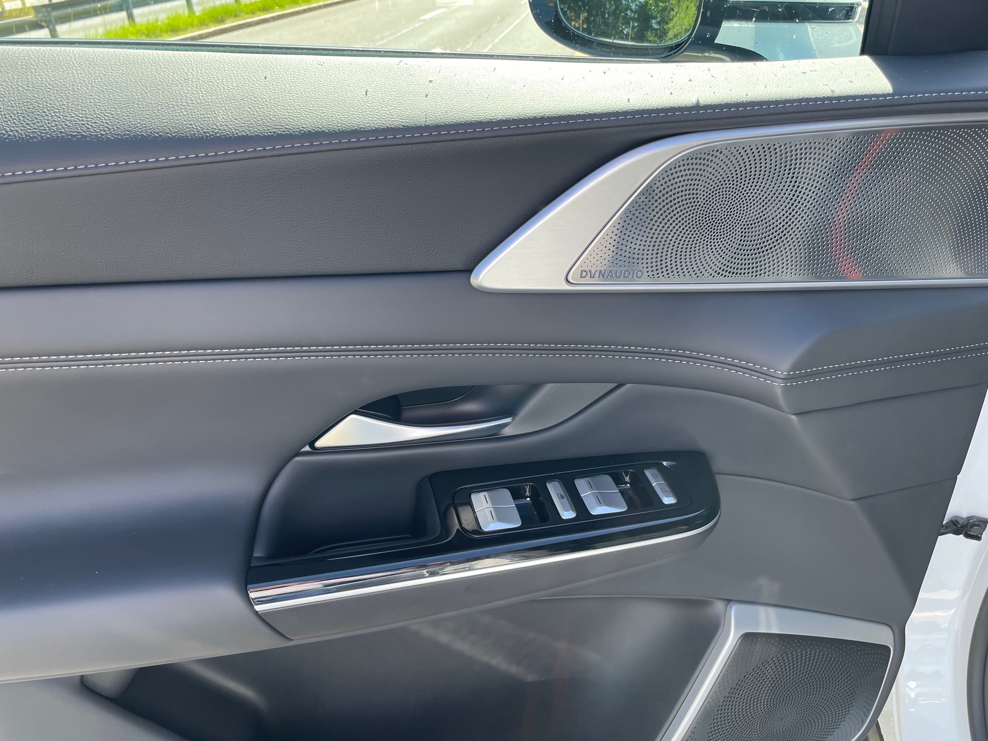 XPENG G9 93kWh Performance AWD mit AHK und Premium Paket-image-13