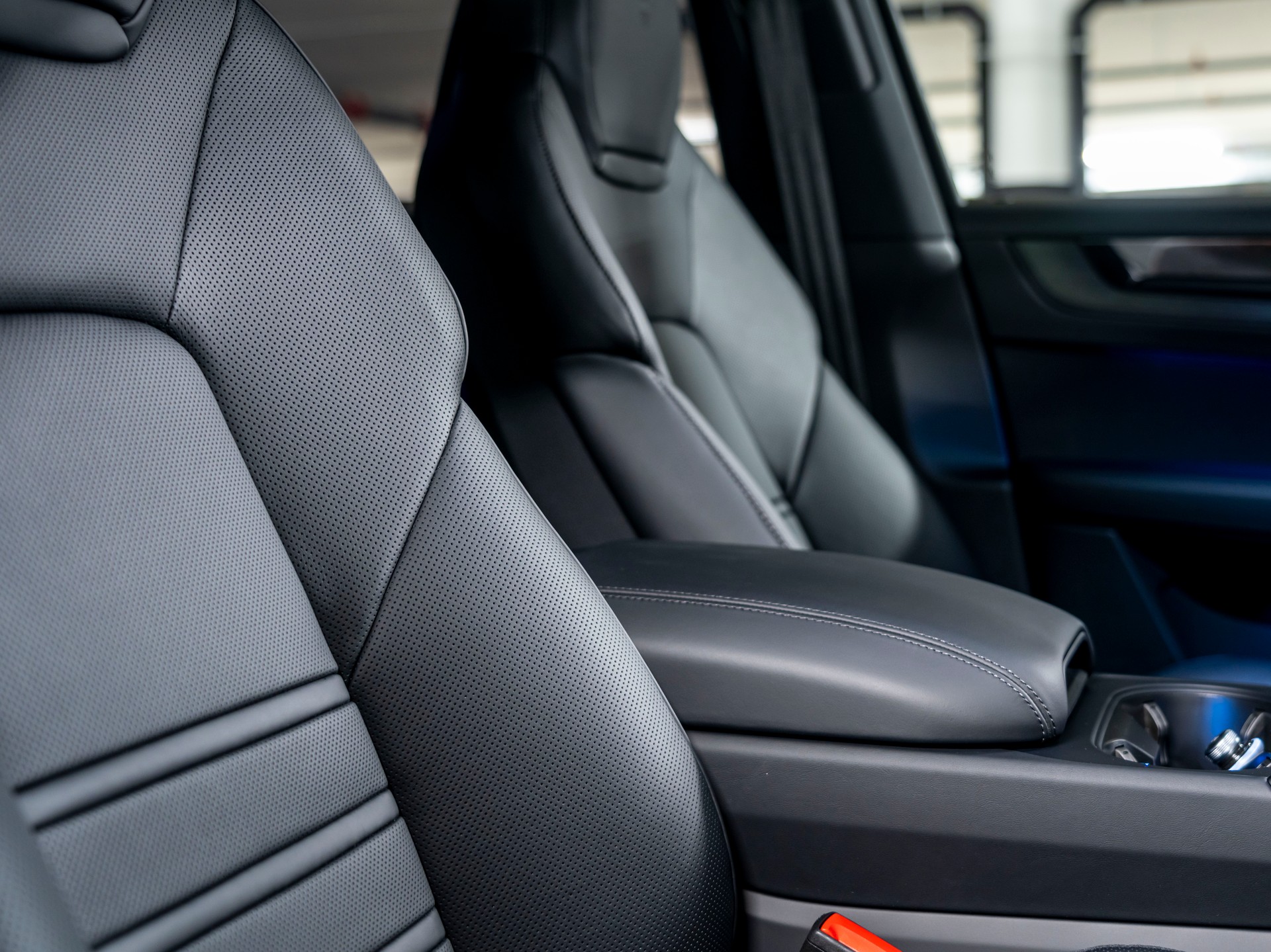 PORSCHE Cayenne Coupé Black Edition Tiptronic-image-14