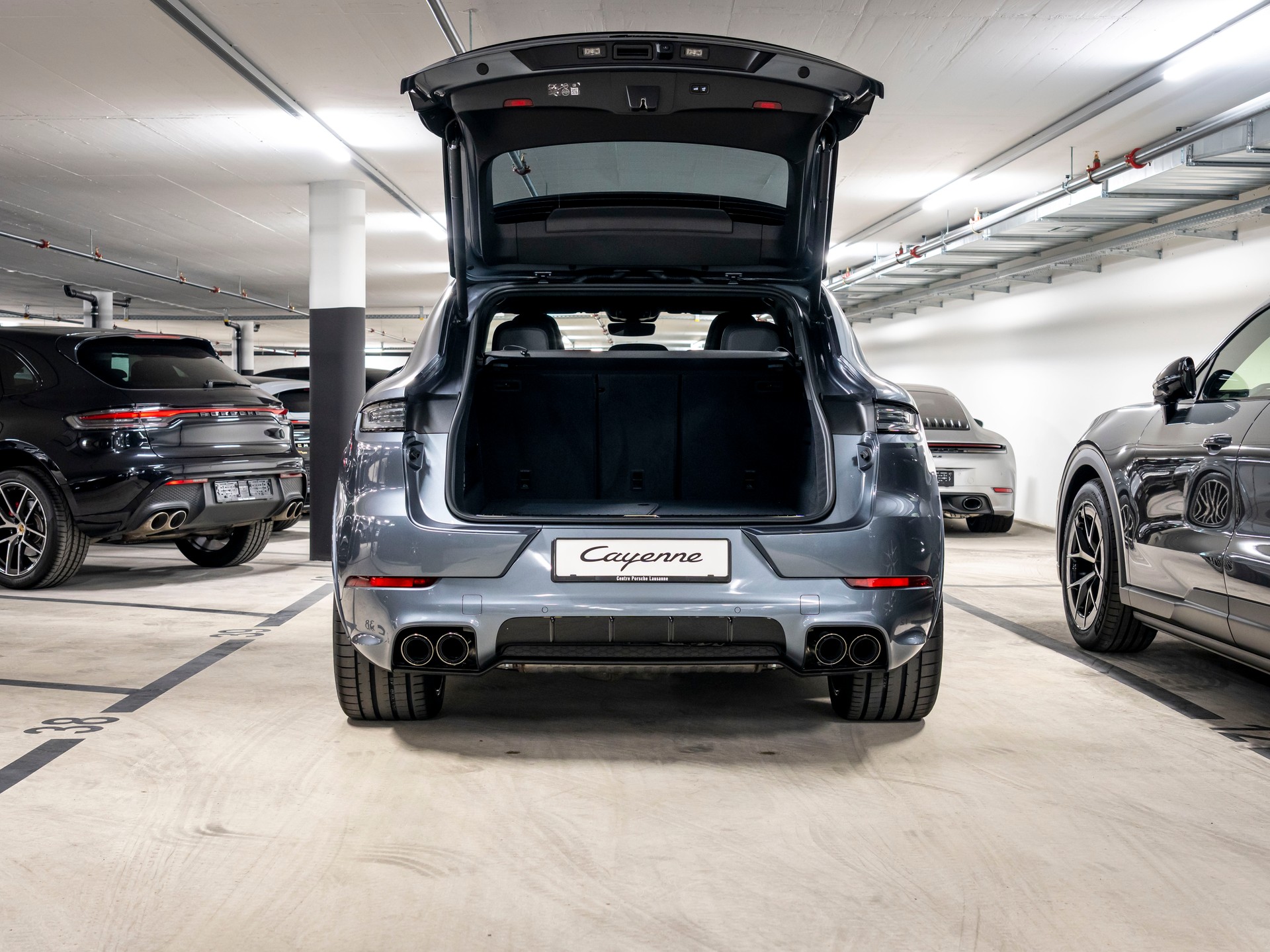 PORSCHE Cayenne Coupé Black Edition Tiptronic-image-8