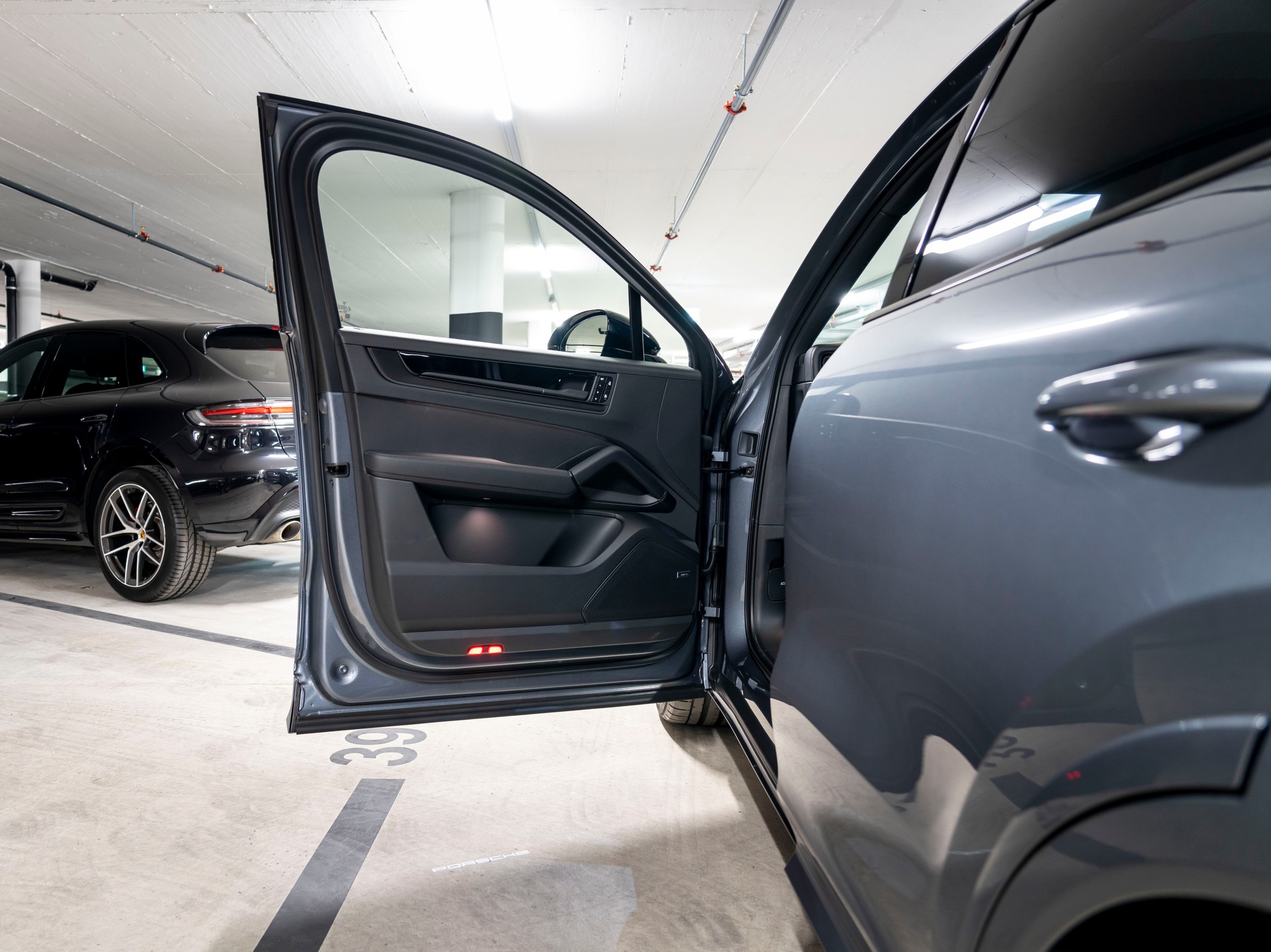 PORSCHE Cayenne Coupé Black Edition Tiptronic-image-18