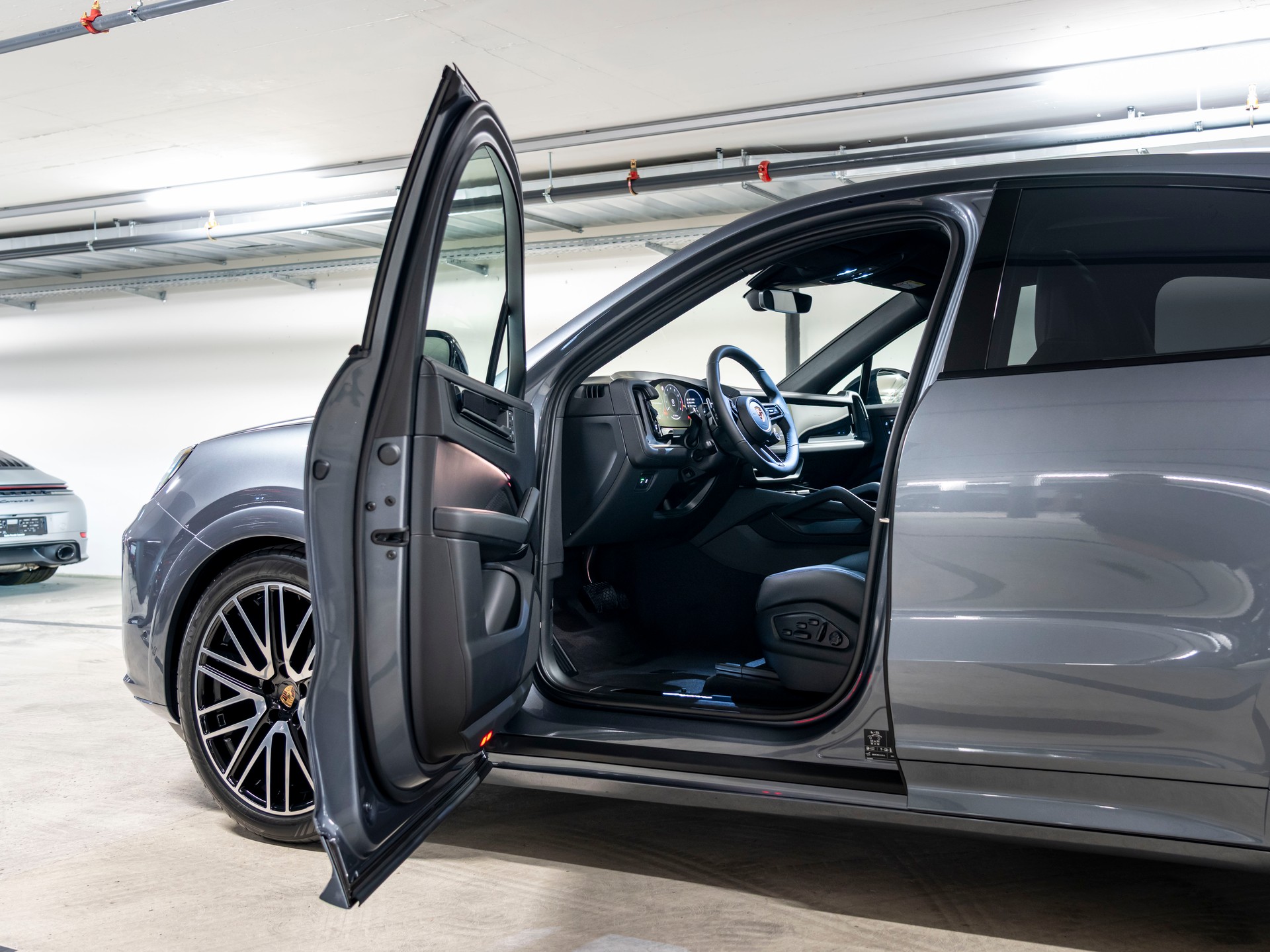 PORSCHE Cayenne Coupé Black Edition Tiptronic-image-13