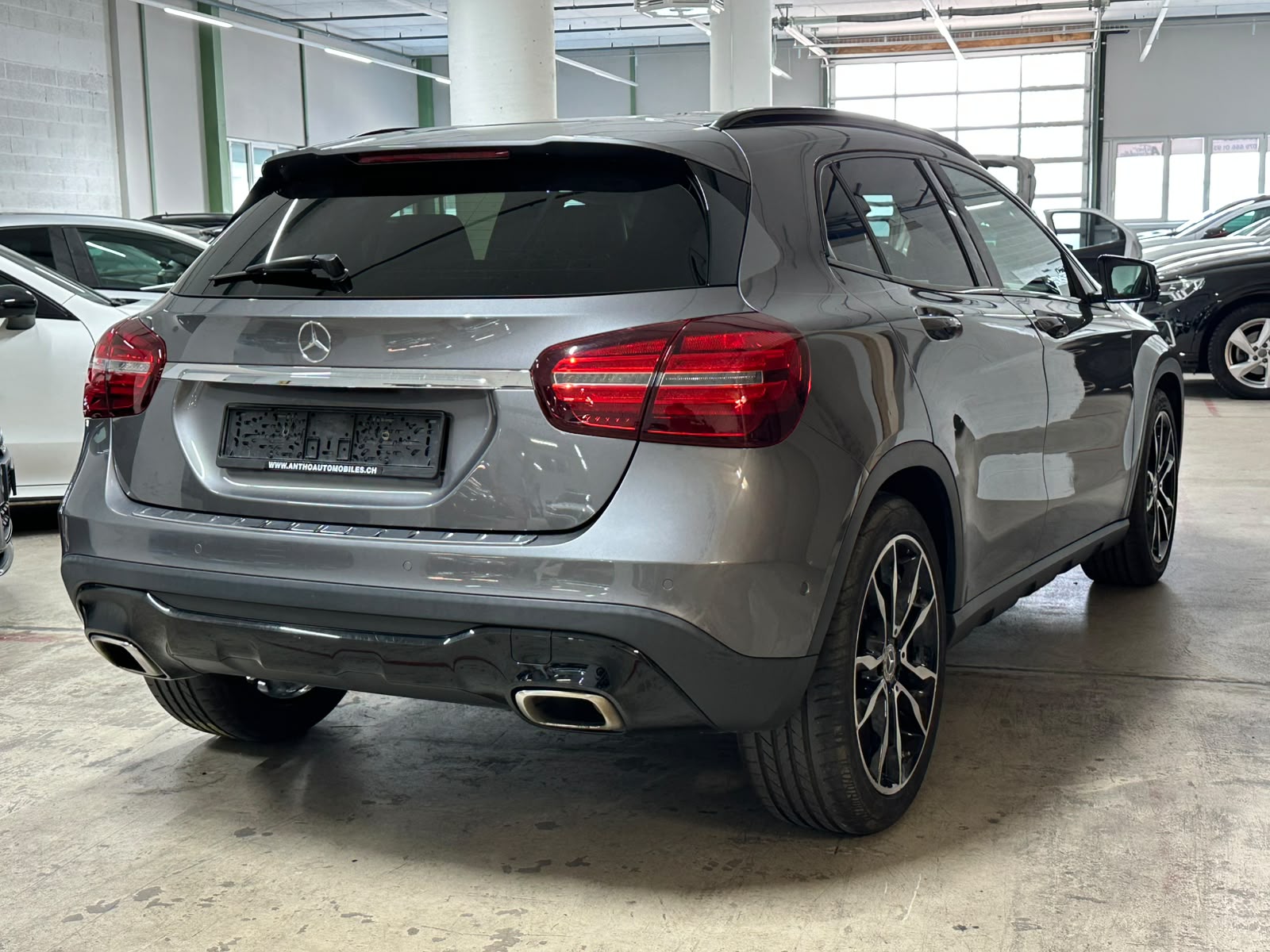 MERCEDES-BENZ GLA 200 Urban 7G-DCT-image-3
