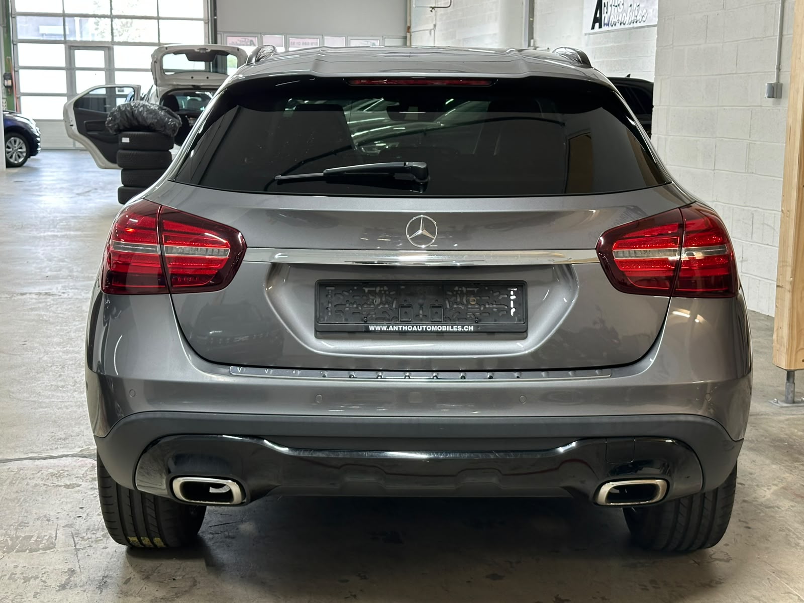 MERCEDES-BENZ GLA 200 Urban 7G-DCT-image-4
