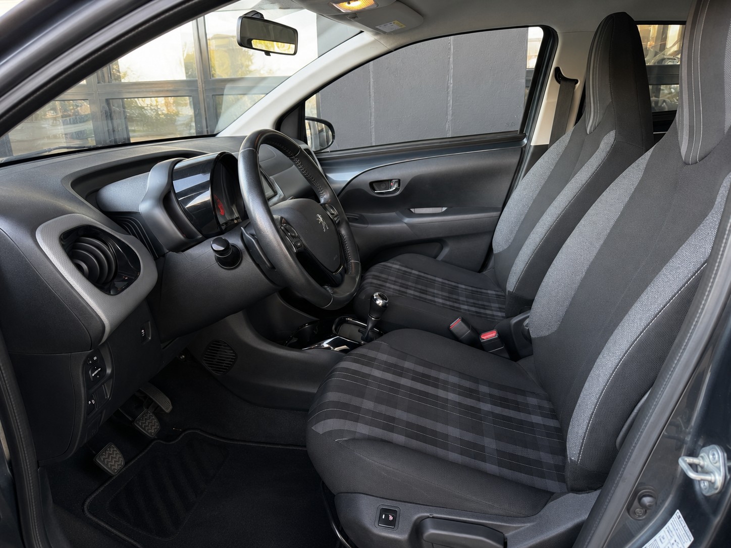 PEUGEOT 108 1.0 VTi Allure Top ETG-image-9