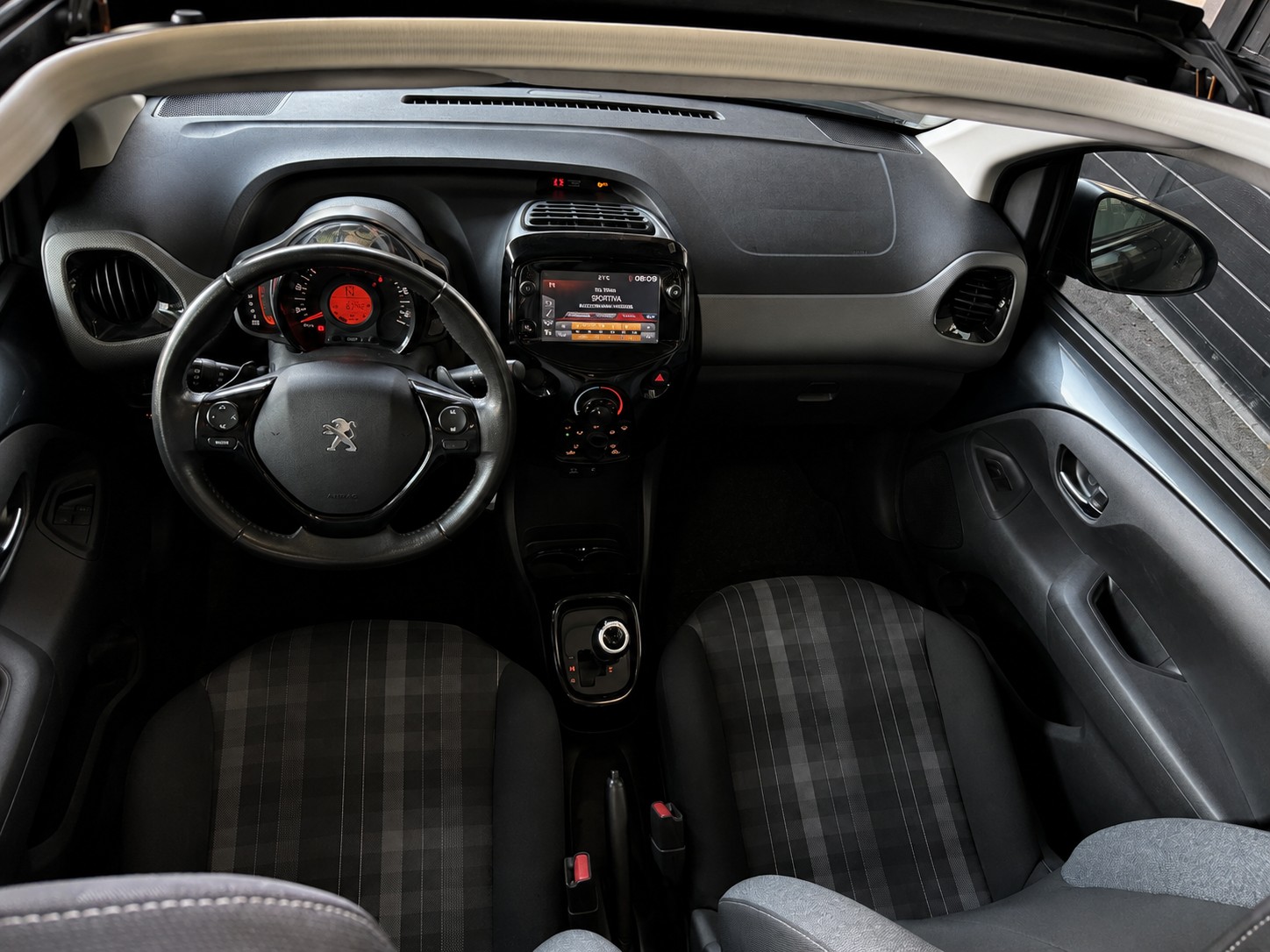 PEUGEOT 108 1.0 VTi Allure Top ETG-image-11