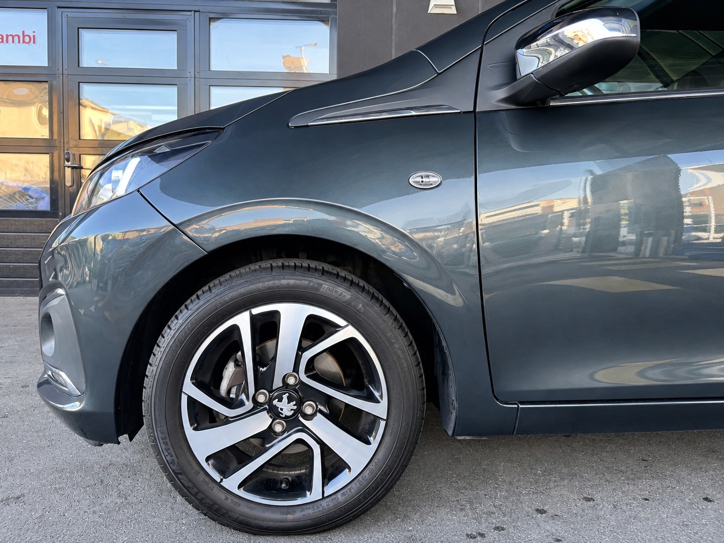 PEUGEOT 108 1.0 VTi Allure Top ETG-image-5