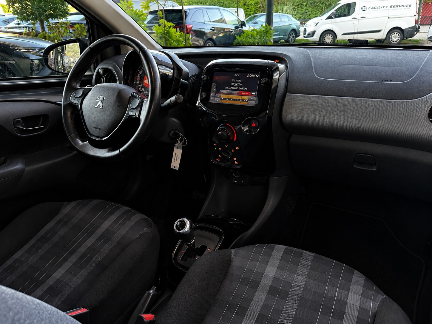 PEUGEOT 108 1.0 VTi Allure Top ETG-image-10