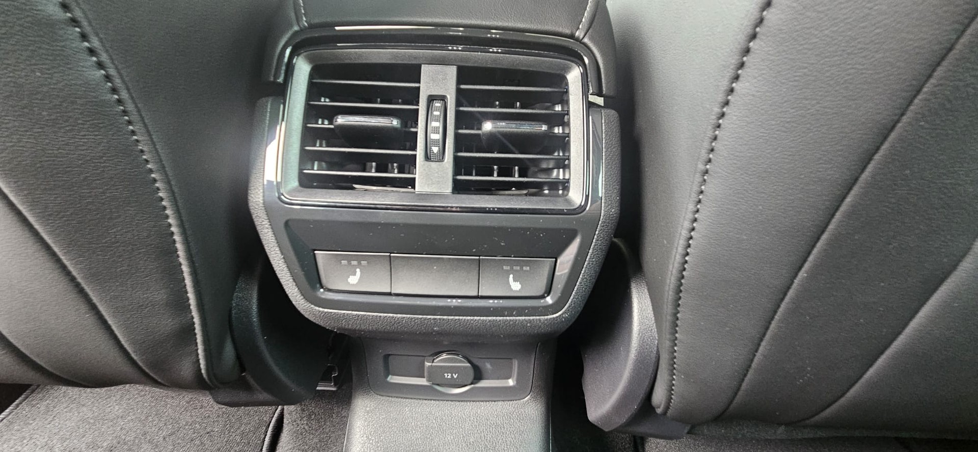 SKODA Skoda Karoq Sportline 2.0 TSI 4x4-image-16
