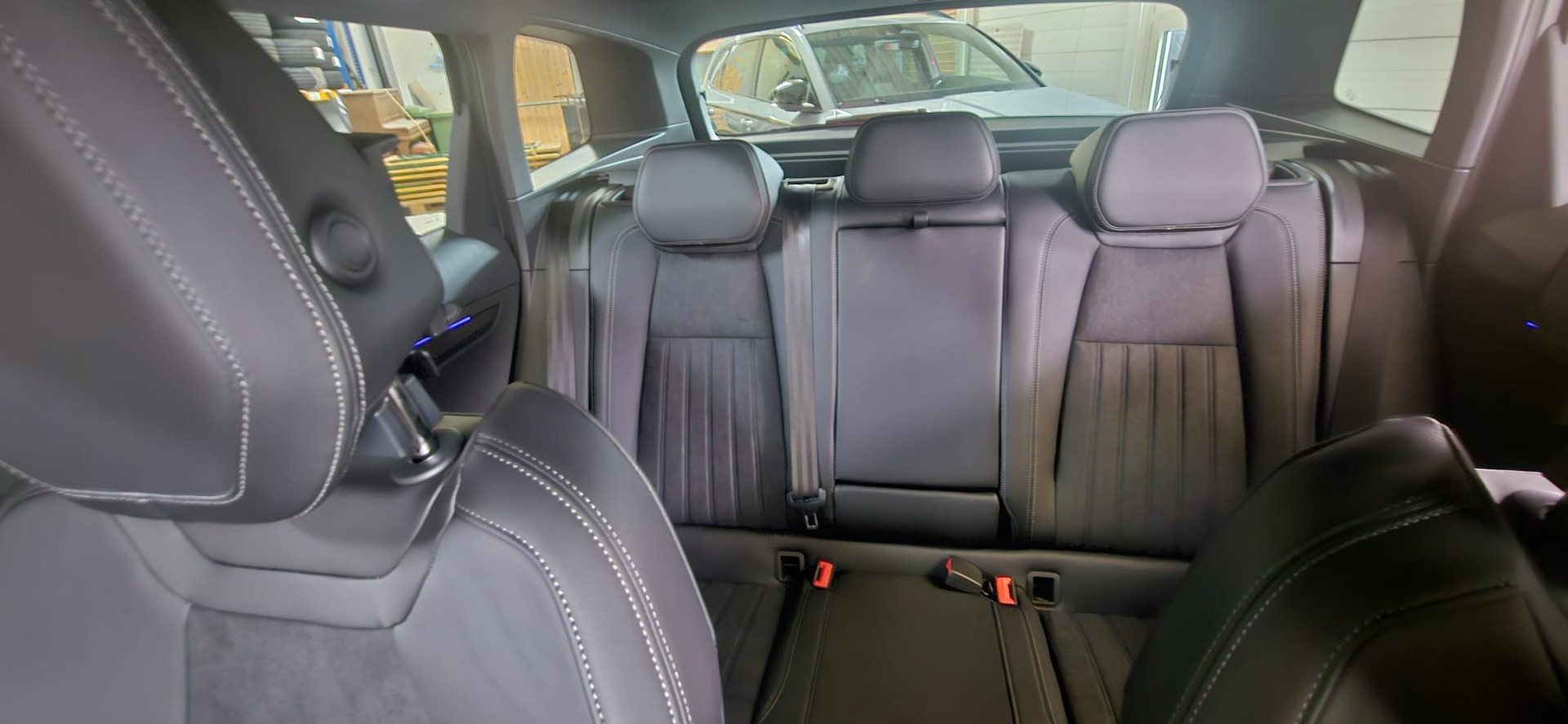 SKODA Skoda Karoq Sportline 2.0 TSI 4x4-image-15