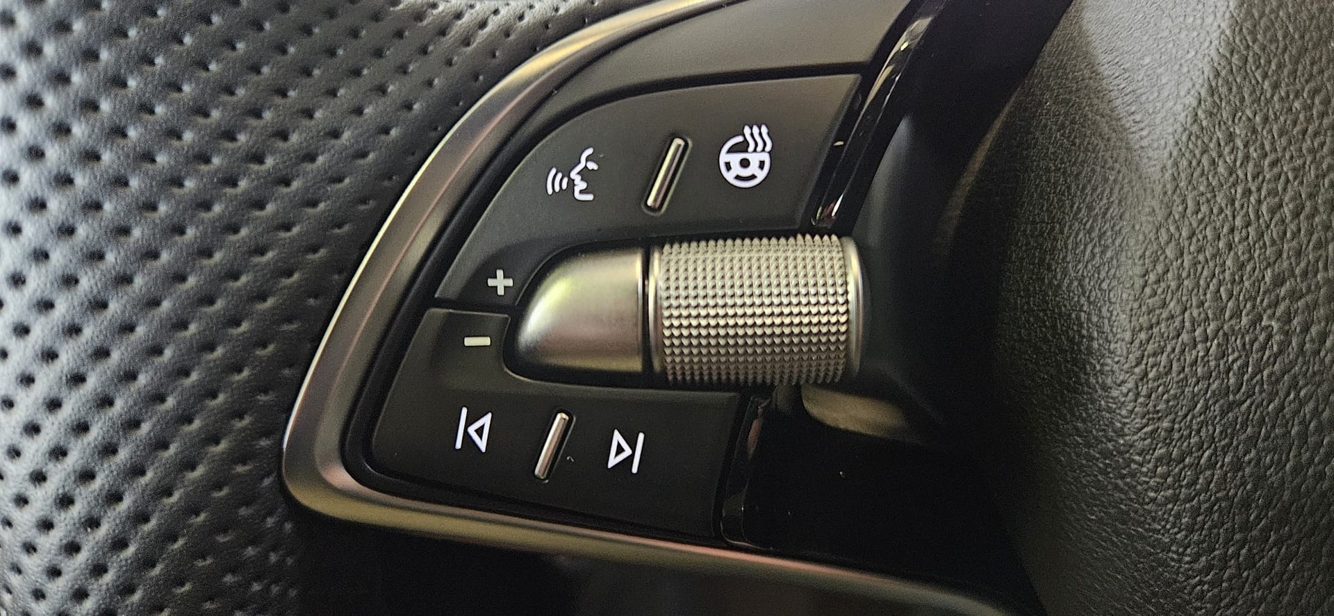 SKODA Skoda Karoq Sportline 2.0 TSI 4x4-image-9