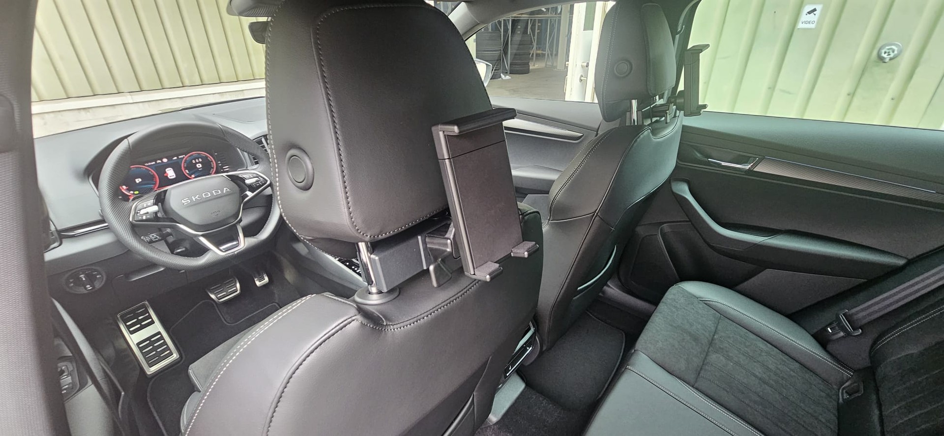 SKODA Skoda Karoq Sportline 2.0 TSI 4x4-image-14