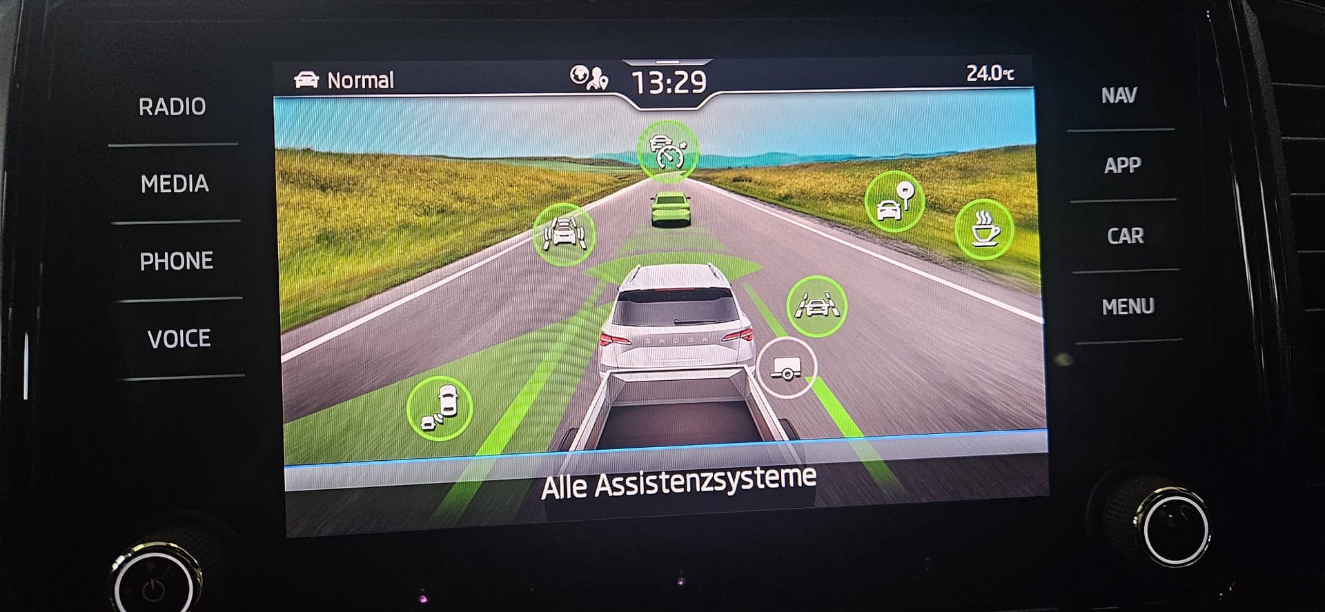 SKODA Skoda Karoq Sportline 2.0 TSI 4x4-image-12