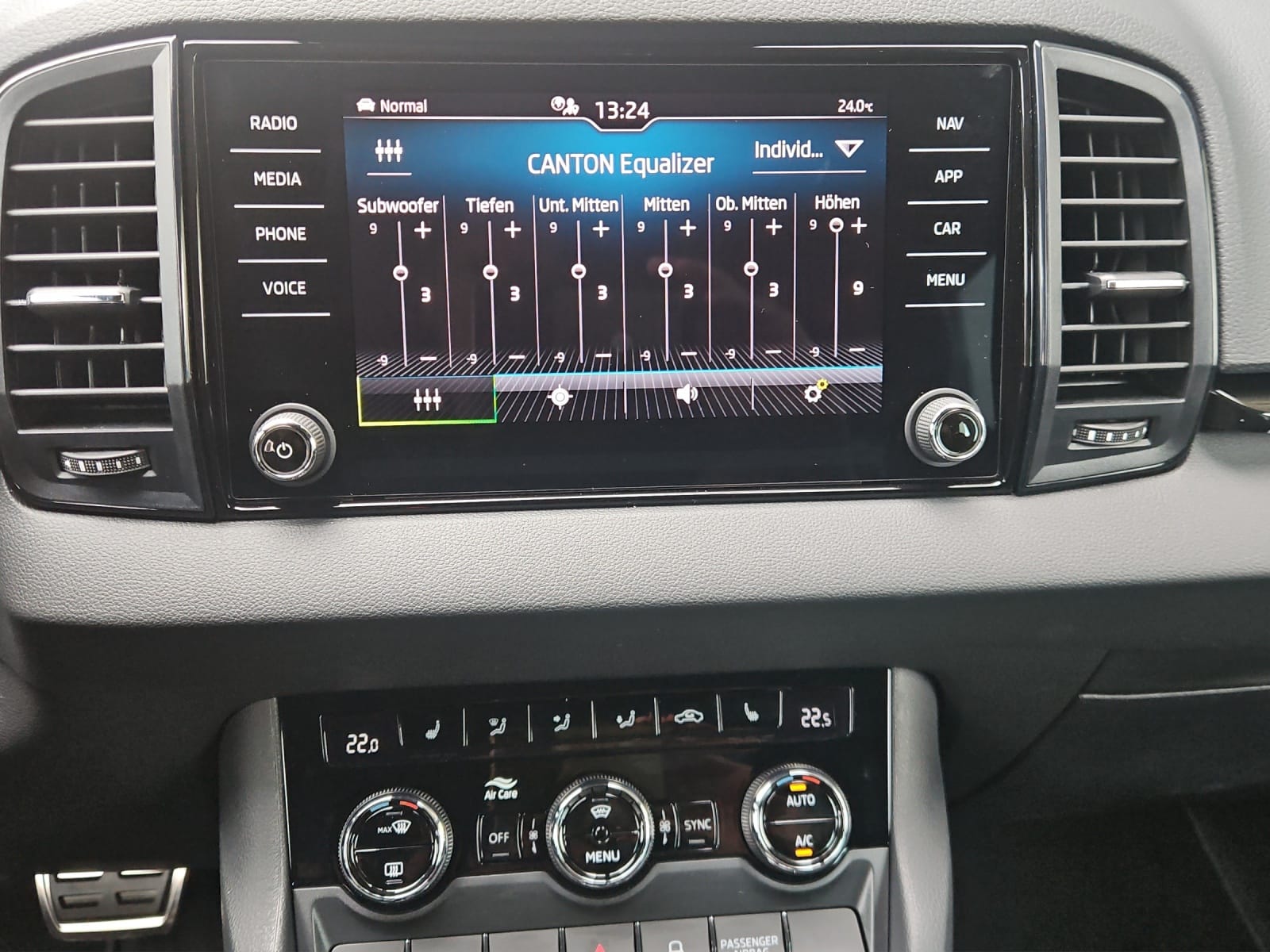 SKODA Skoda Karoq Sportline 2.0 TSI 4x4-image-10