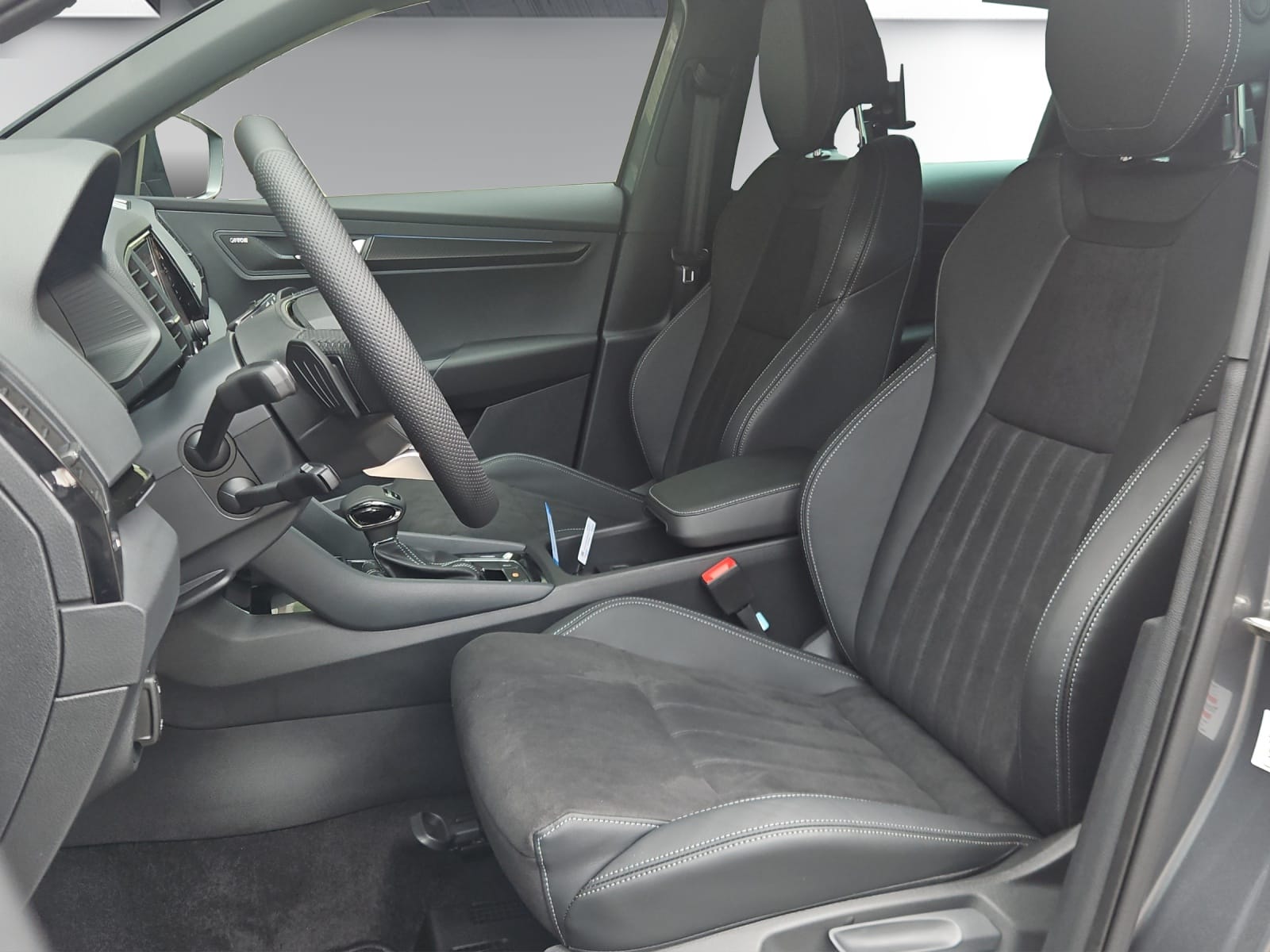 SKODA Skoda Karoq Sportline 2.0 TSI 4x4-image-13