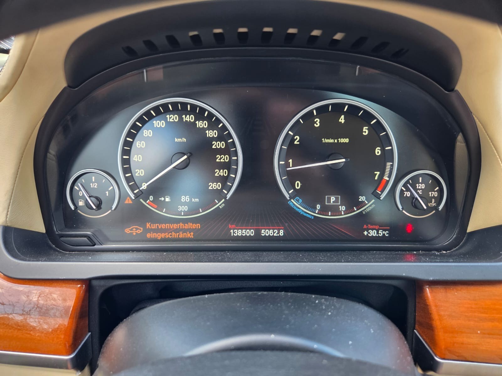 BMW 750Li-image-14