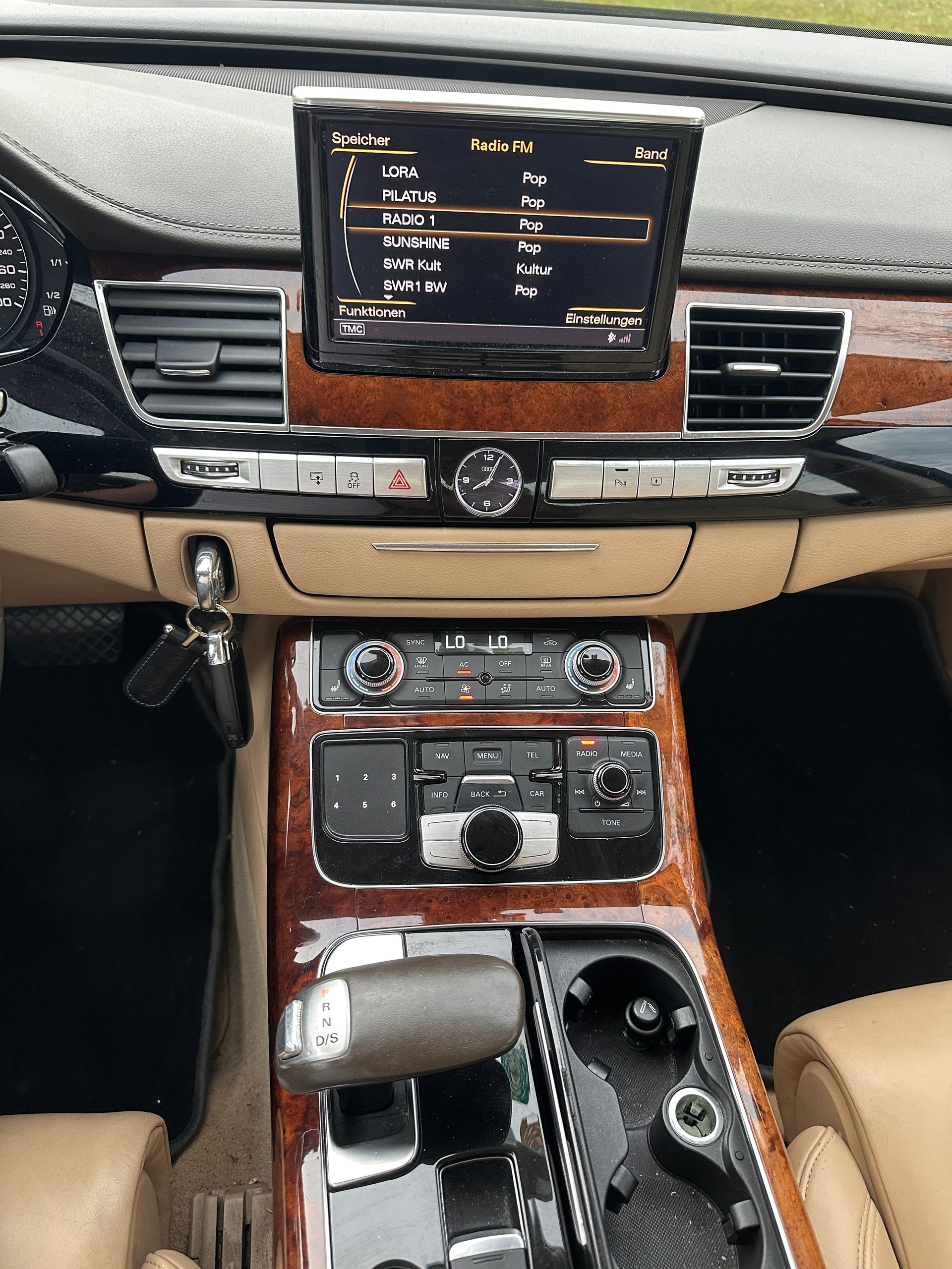 AUDI A8 4.2 FSI quattro tiptronic-image-6
