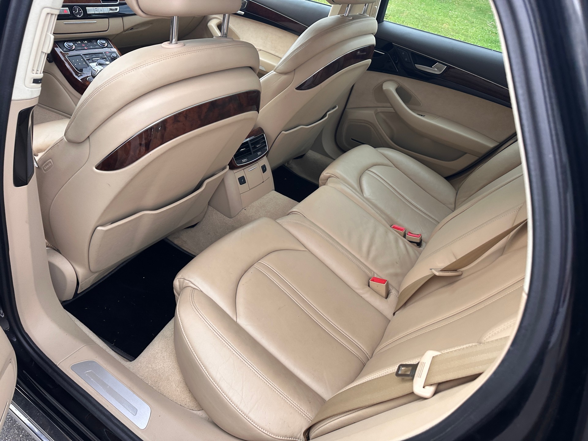 AUDI A8 4.2 FSI quattro tiptronic-image-8