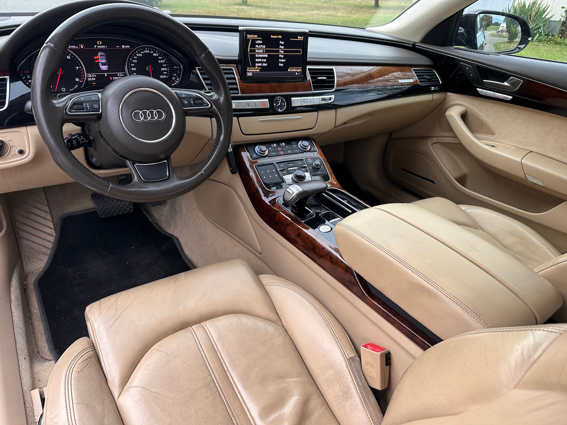 AUDI A8 4.2 FSI quattro tiptronic-image-10