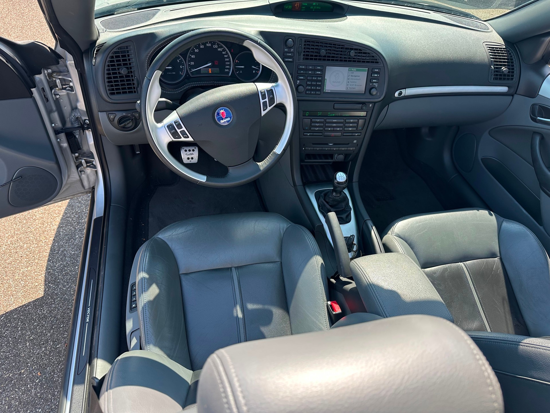 SAAB CABRIO-image-13