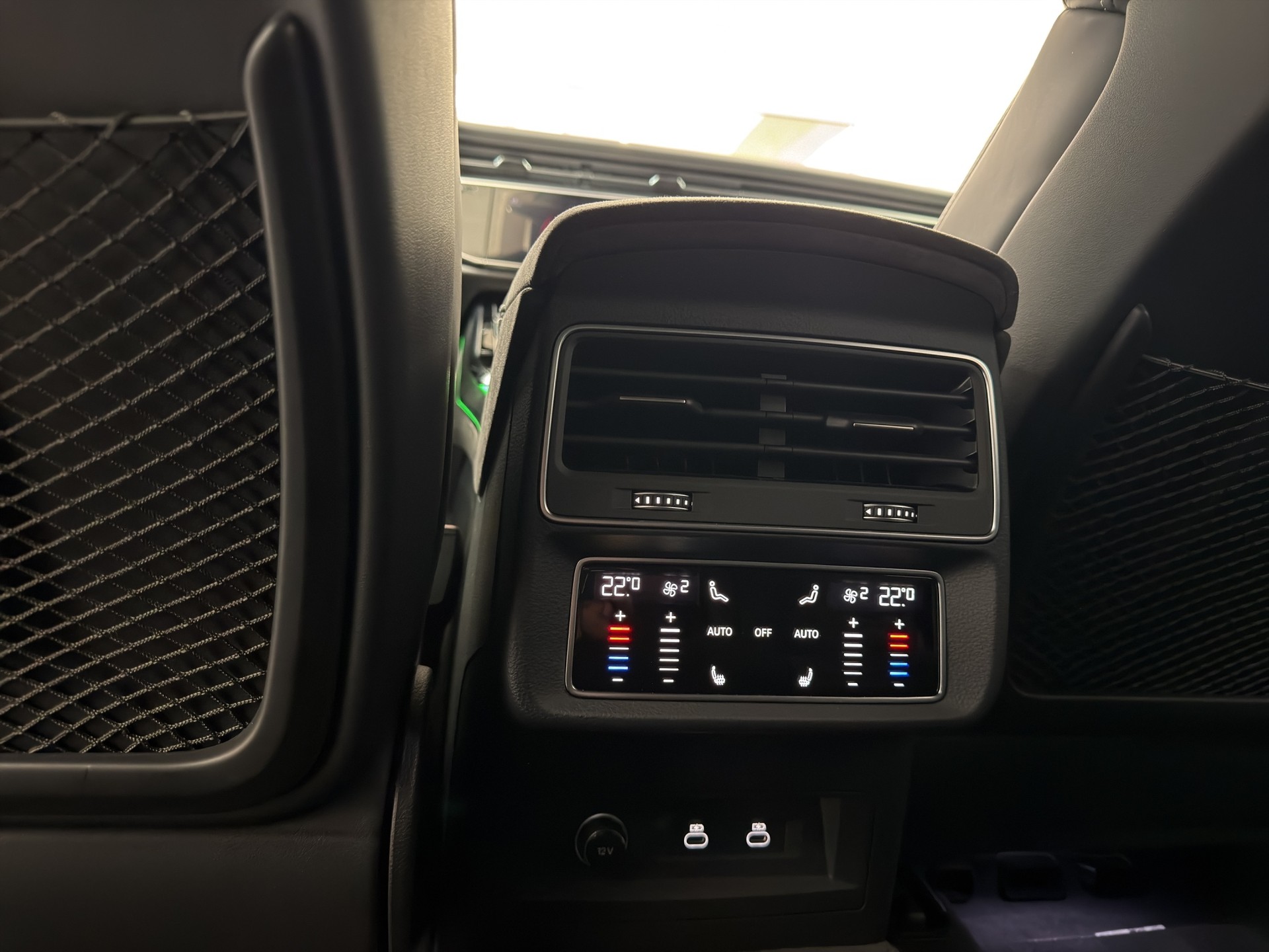 AUDI RSQ8 quattro tiptronic ¦ Nardo ¦ Vossen HF-7 23"-image-28
