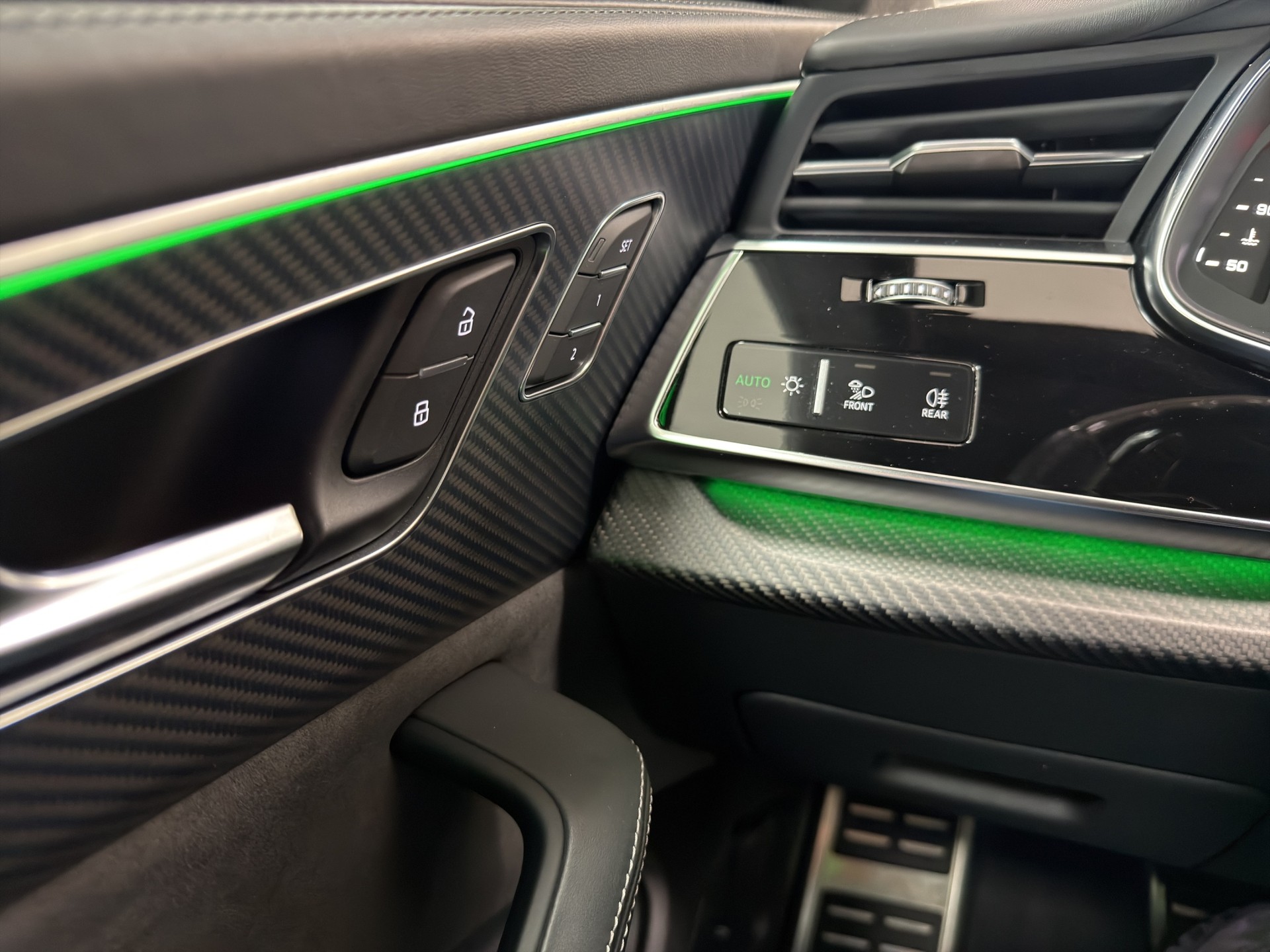 AUDI RSQ8 quattro tiptronic ¦ Nardo ¦ Vossen HF-7 23"-image-27
