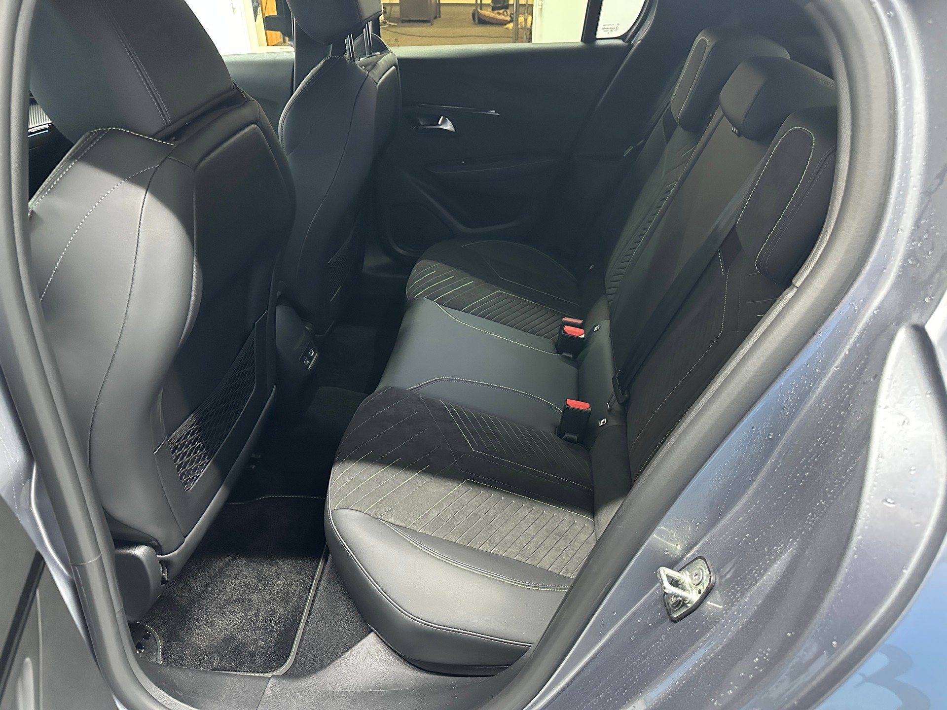 PEUGEOT 208 1.2 MHEV 145 GT-image-8