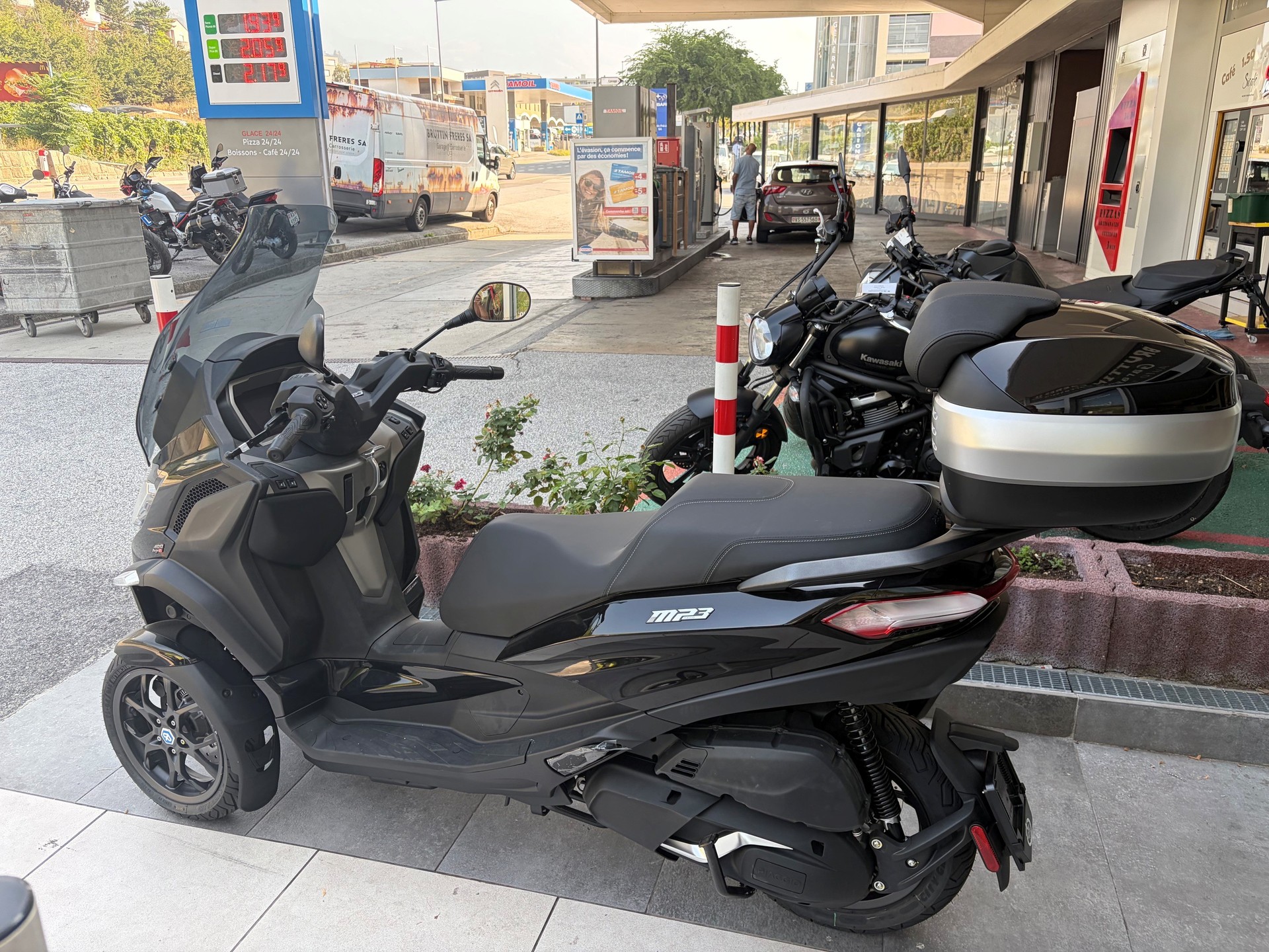 PIAGGIO MP3 400 RST-showroom-element-2