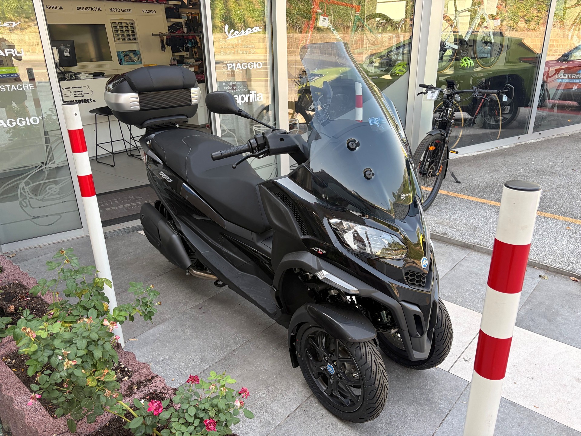 PIAGGIO MP3 400 RST-showroom-element-1