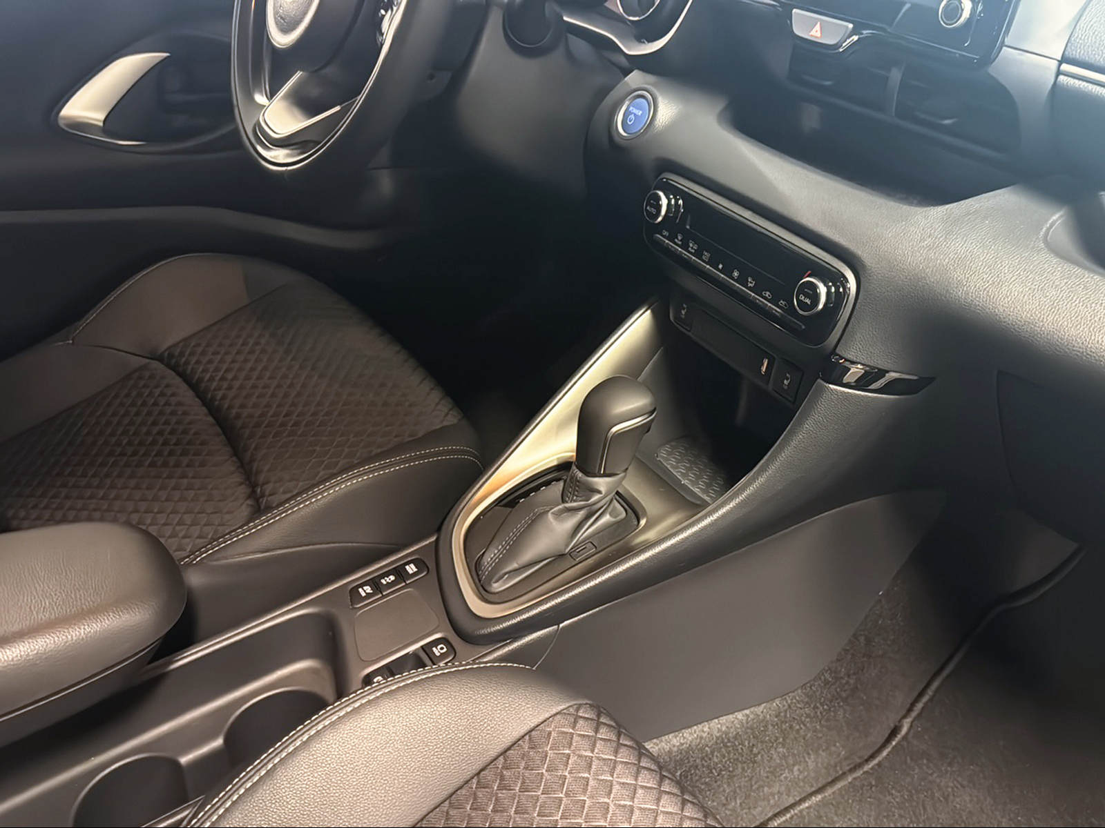 MAZDA 2 Hybrid Pure-image-23