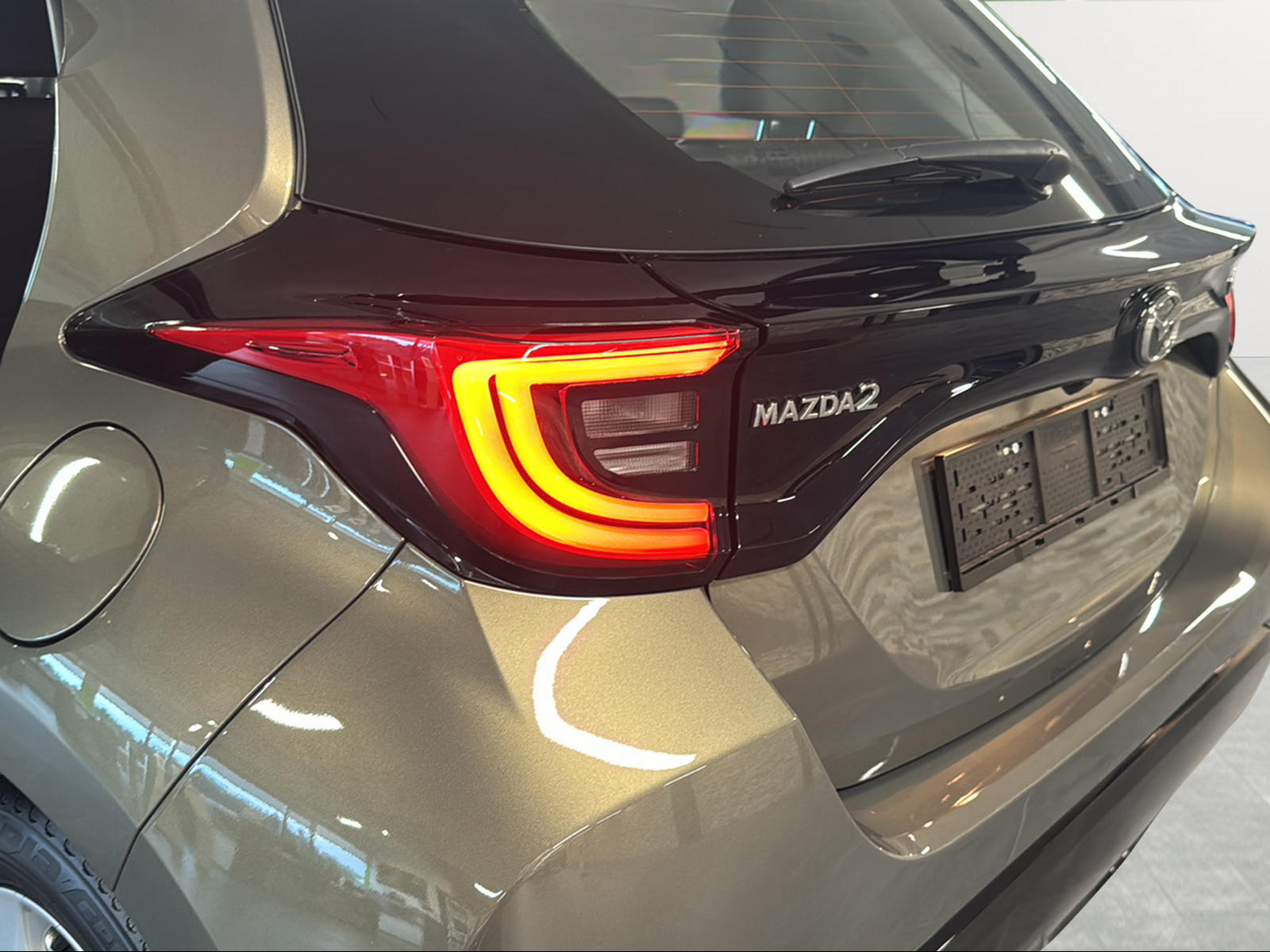 MAZDA 2 Hybrid Pure-image-11
