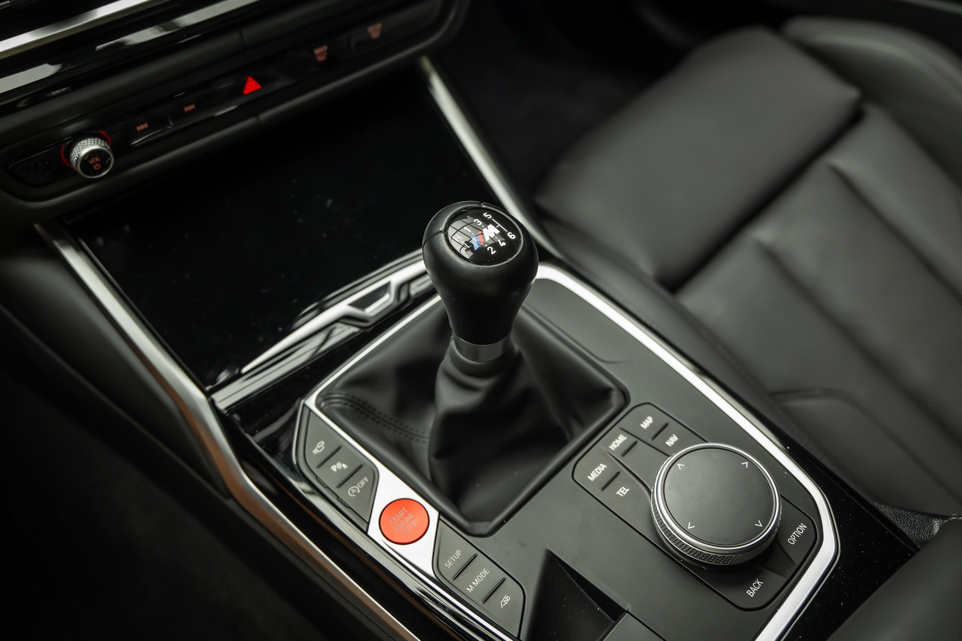 BMW M3 * HANDSCHALTUNG * INDIVIDUALLACKIERUNG SAO PAULO GELB * LEASING AB 640.- *-image-25