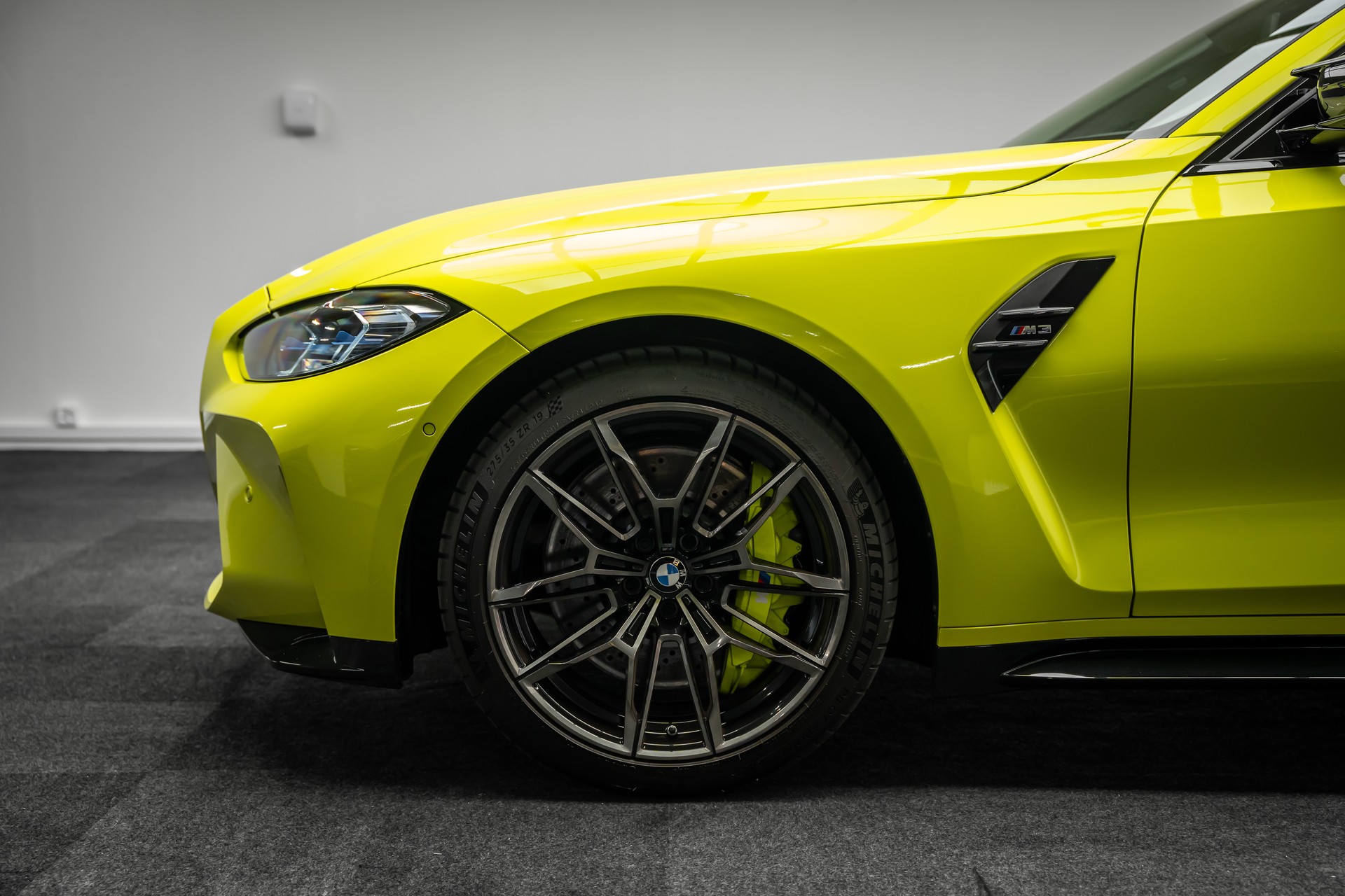 BMW M3 * HANDSCHALTUNG * INDIVIDUALLACKIERUNG SAO PAULO GELB * LEASING AB 640.- *-showroom-element-1